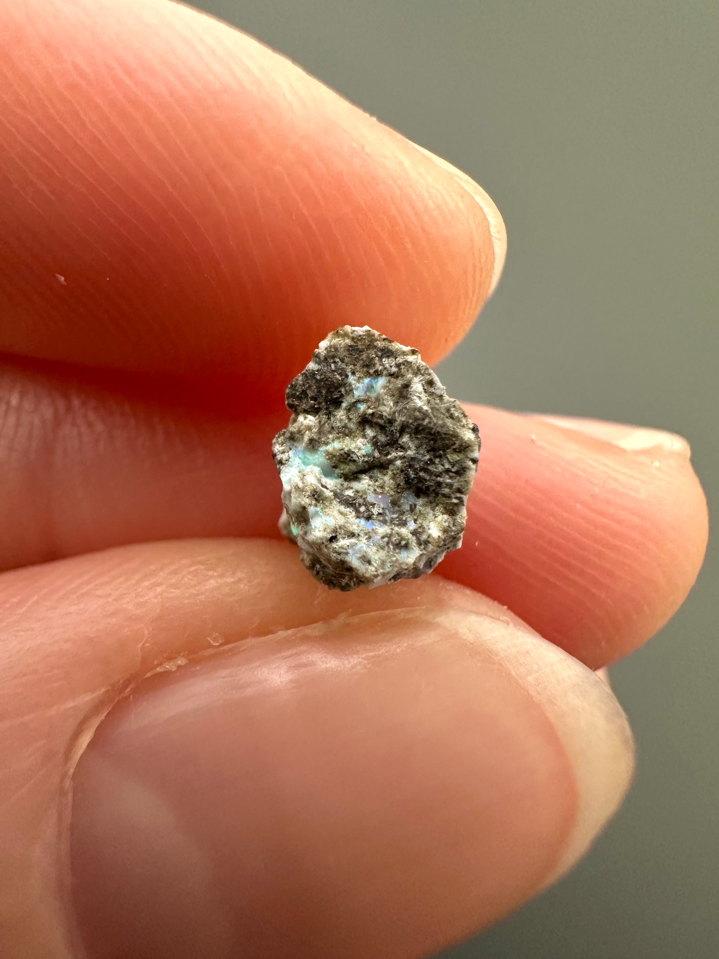 Precious opal – Dubnik, Slovakia - SOP067