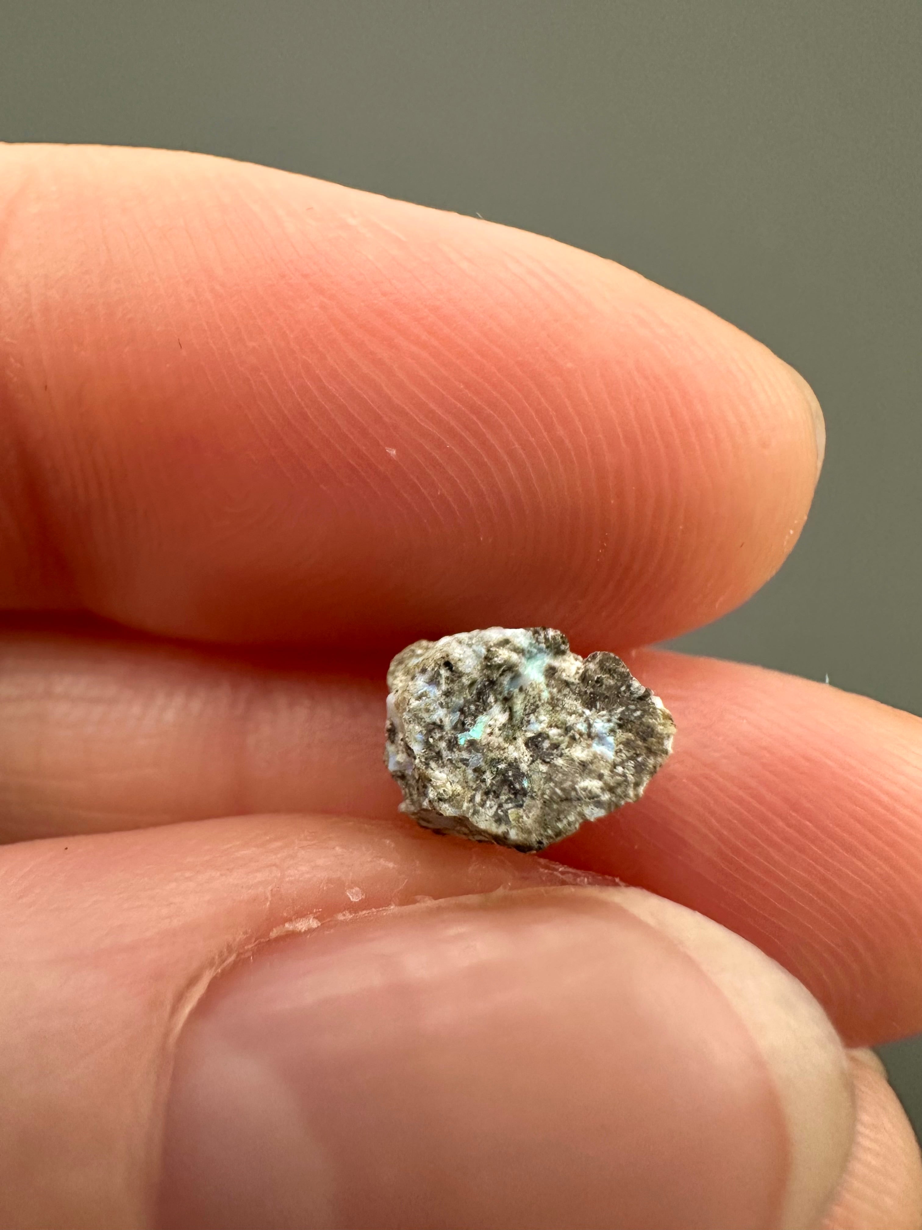 Precious opal – Dubnik, Slovakia - SOP067