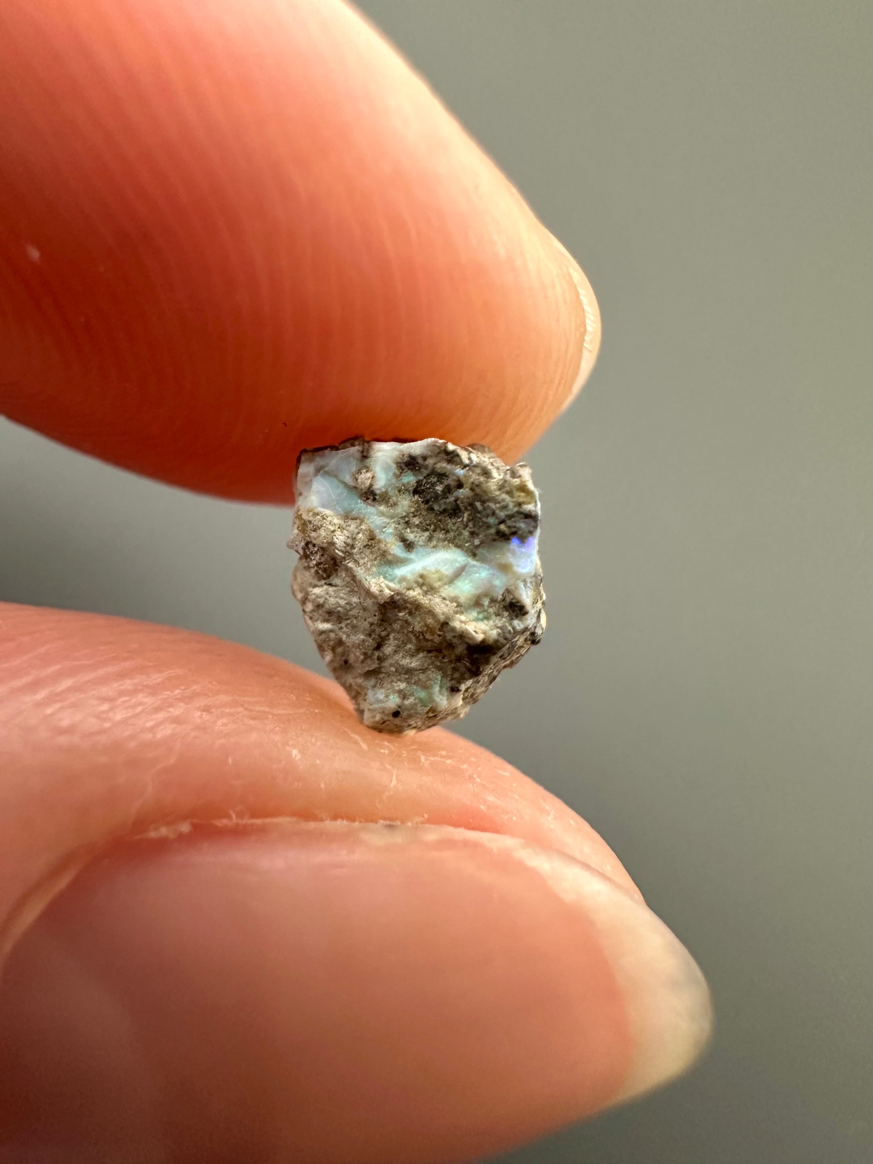 Precious opal – Dubnik, Slovakia - SOP067