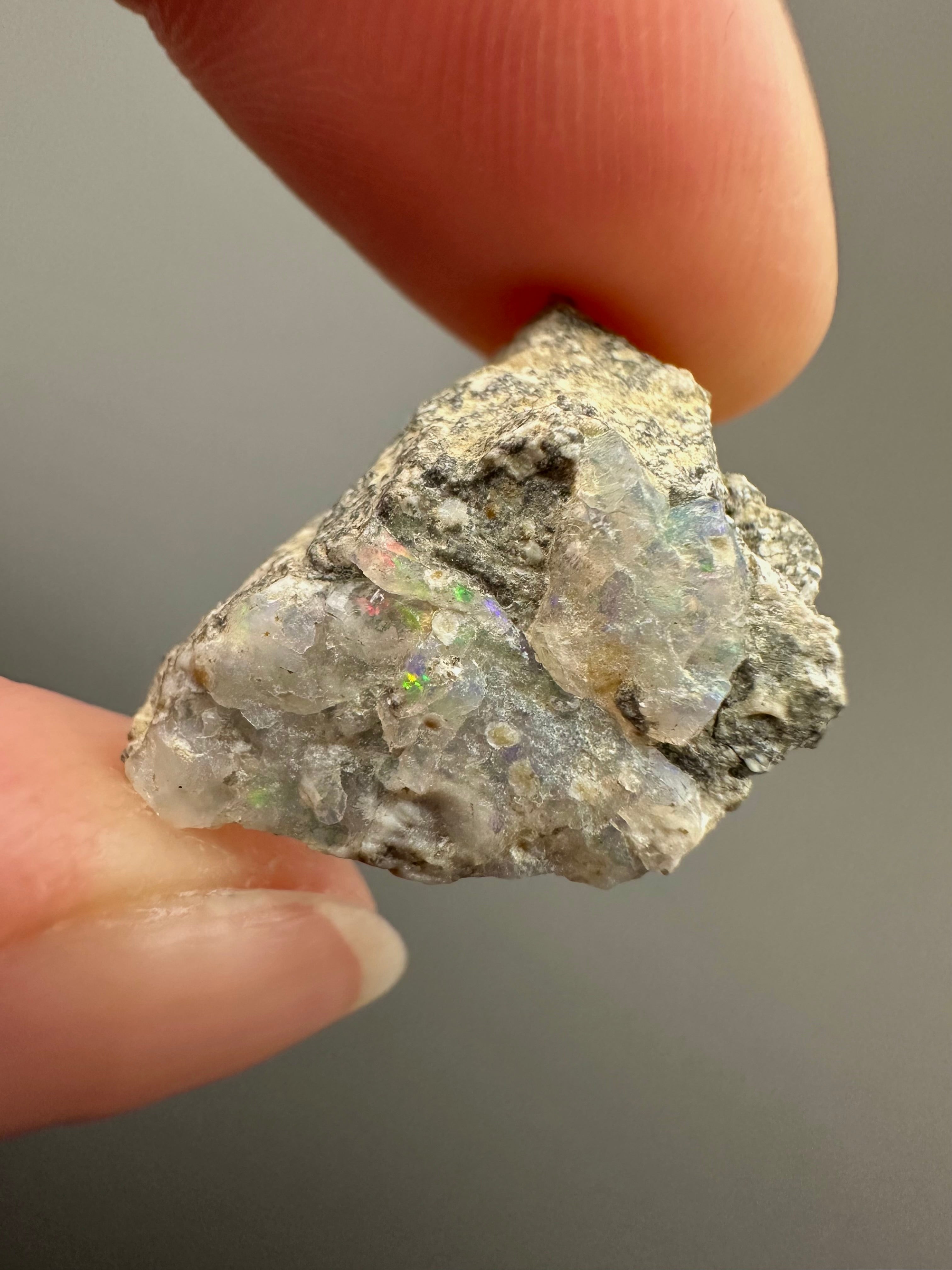 Precious opal – Dubnik, Slovakia - SOP072