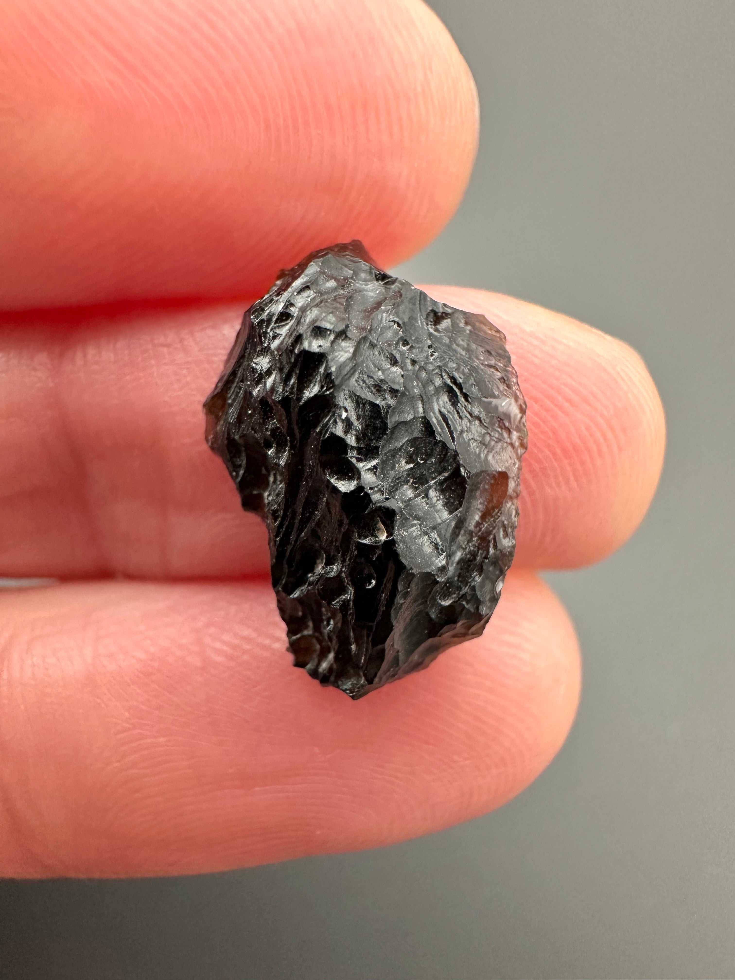 Bilitonite "Batu Satam" 0,8g – Belitung, Indonesia - BI055
