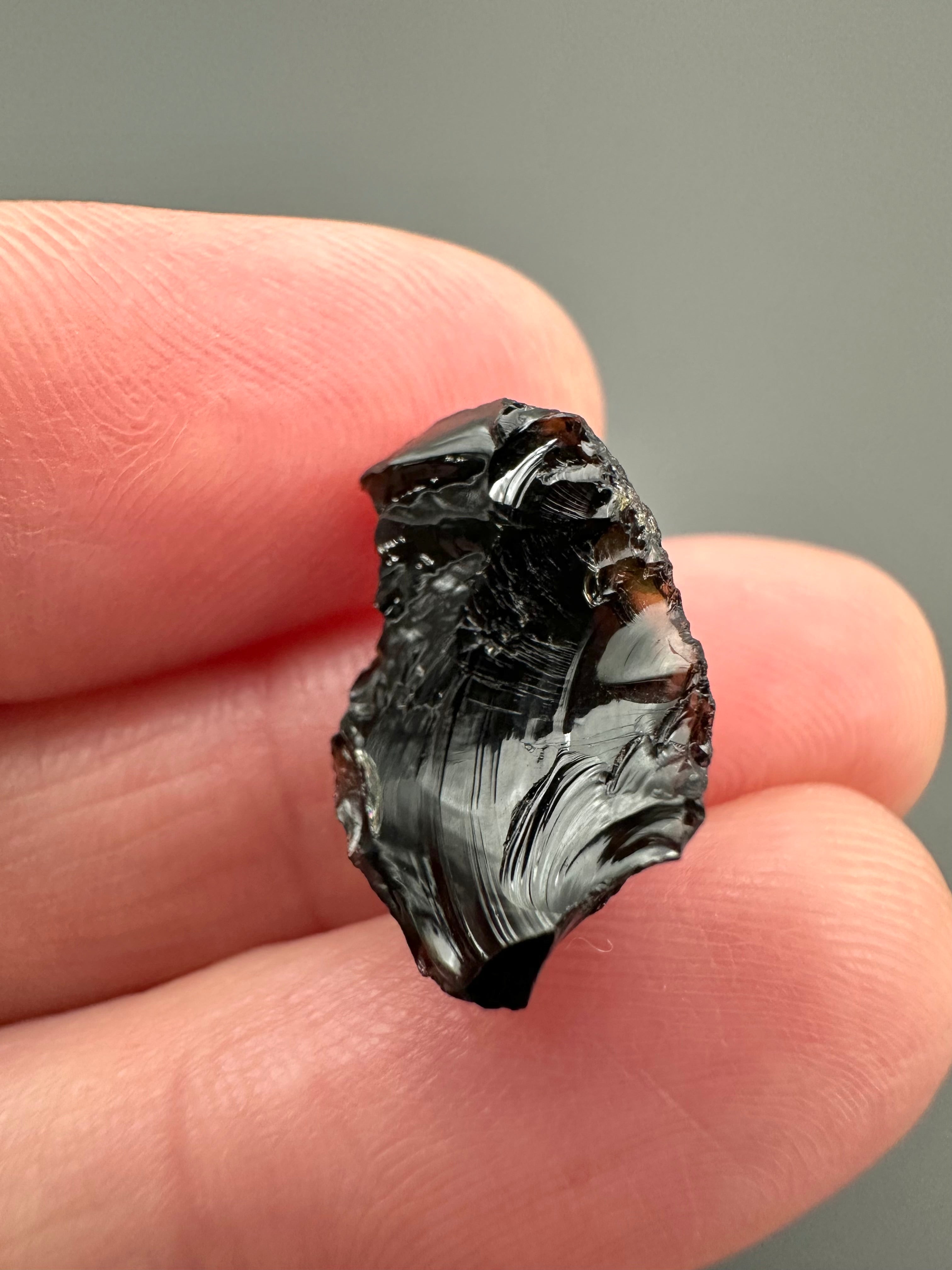 Bilitonite "Batu Satam" 0,8g – Belitung, Indonesia - BI055