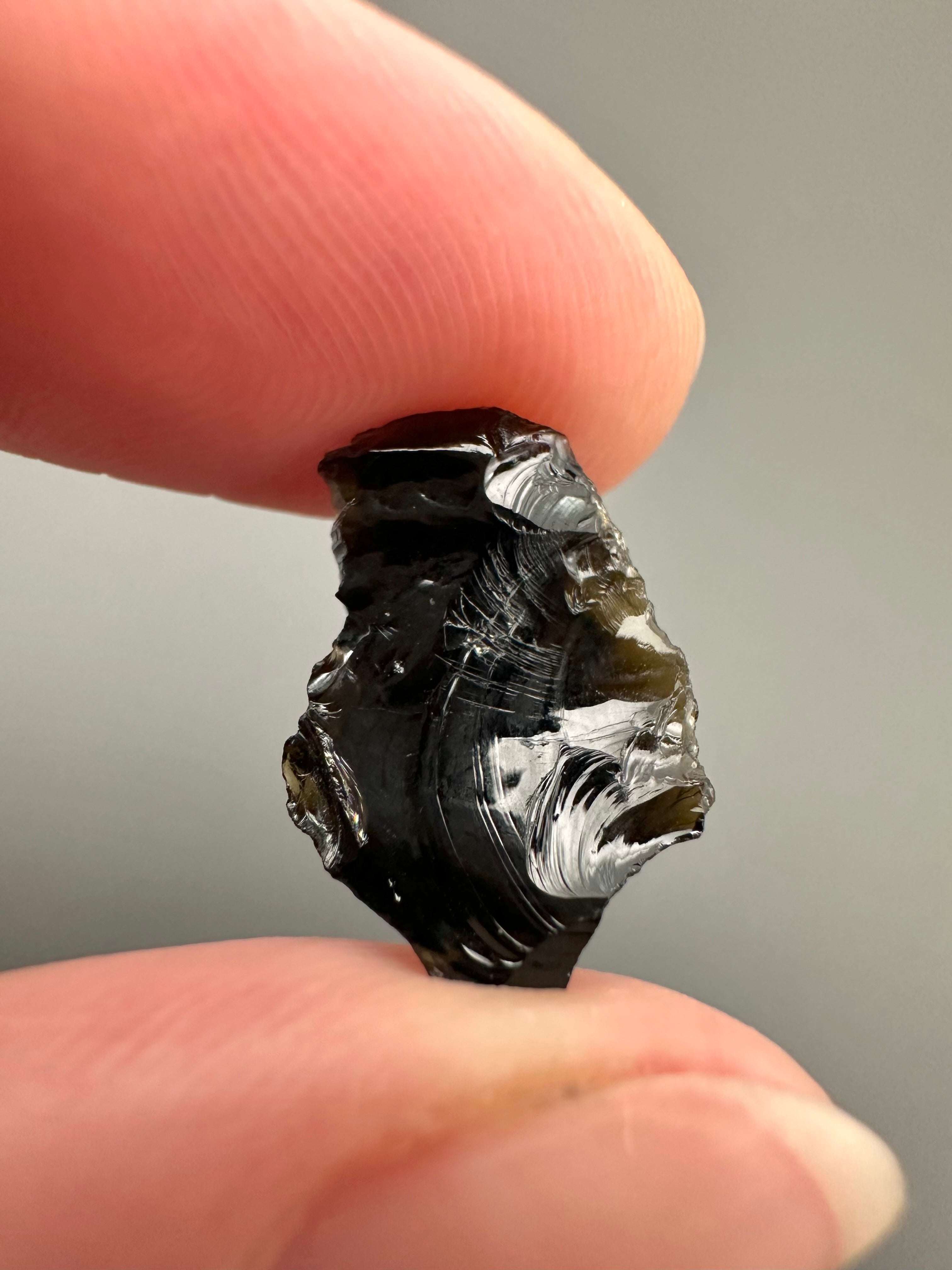 Bilitonite "Batu Satam" 0,8g – Belitung, Indonesia - BI055