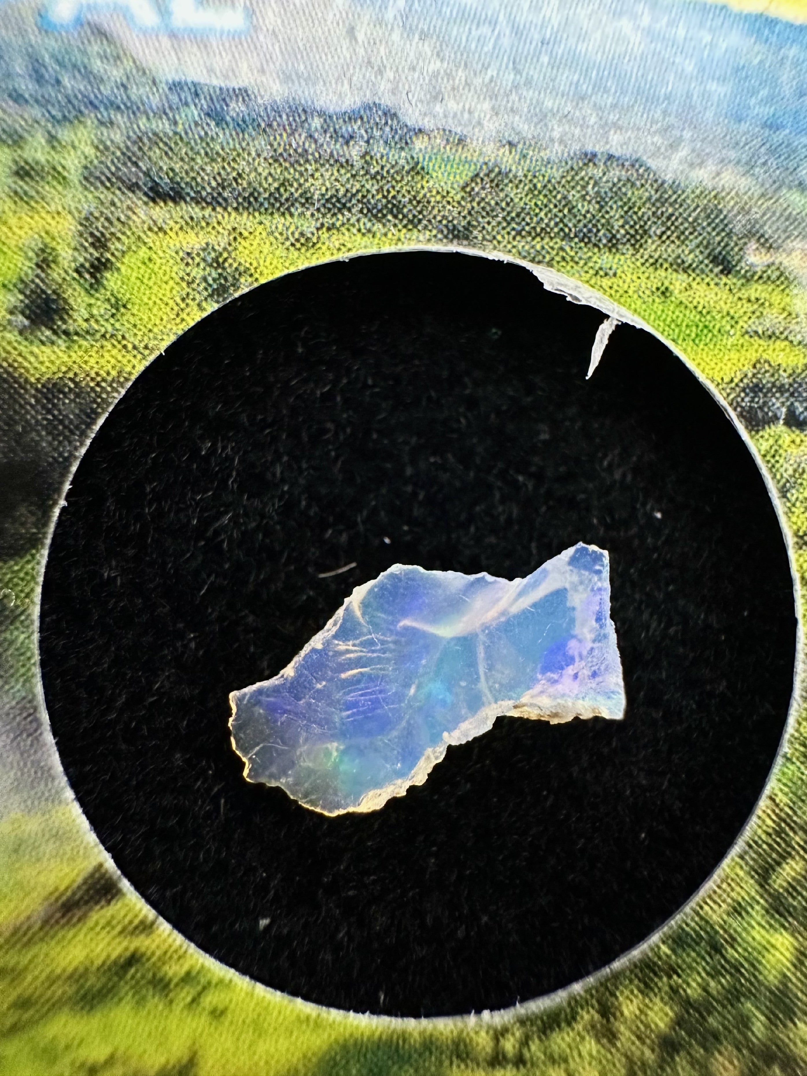 Precious opal in box – Welo, Ethiopia - OP158