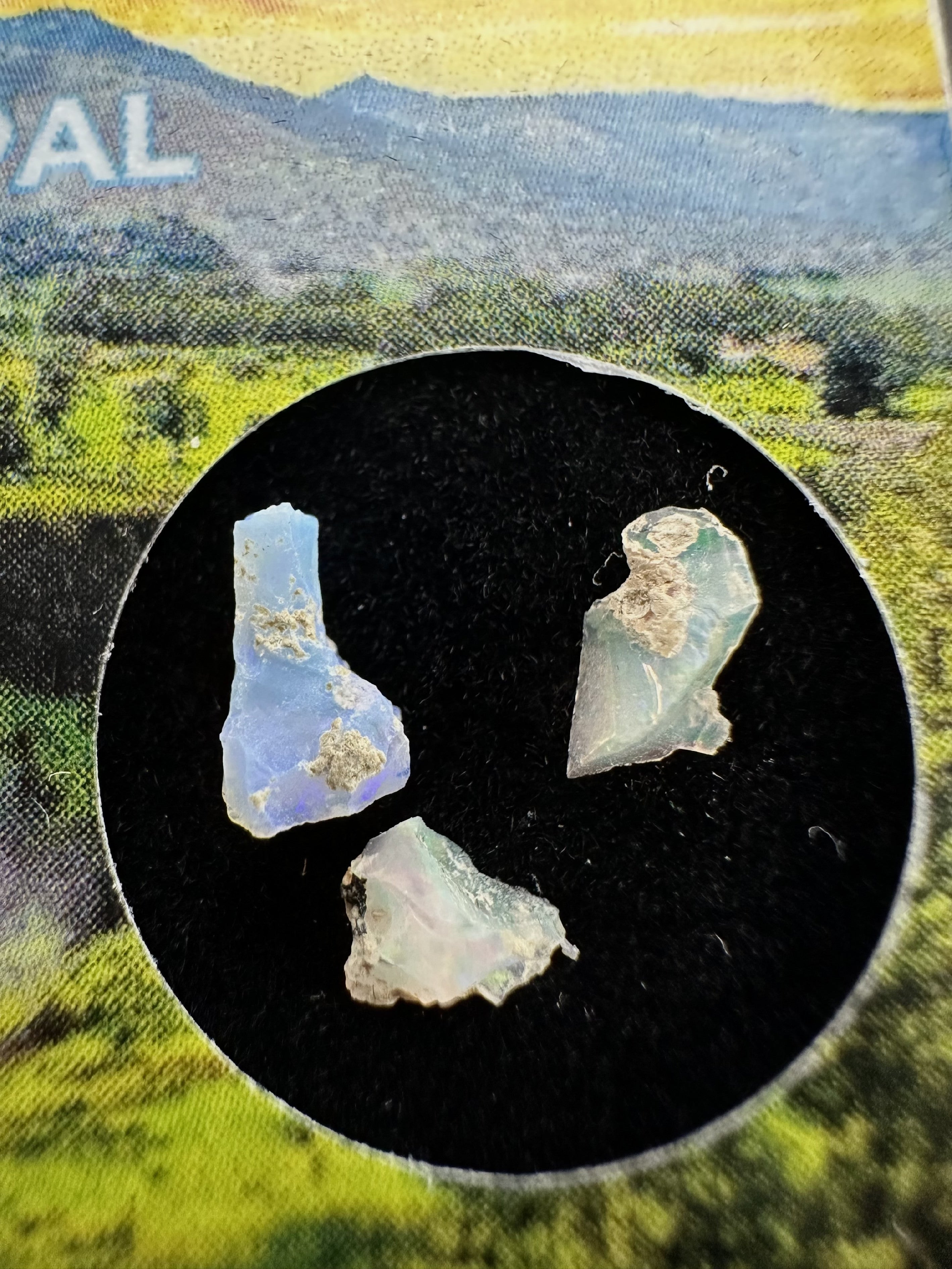 Precious opal in box – Welo, Ethiopia - OP163
