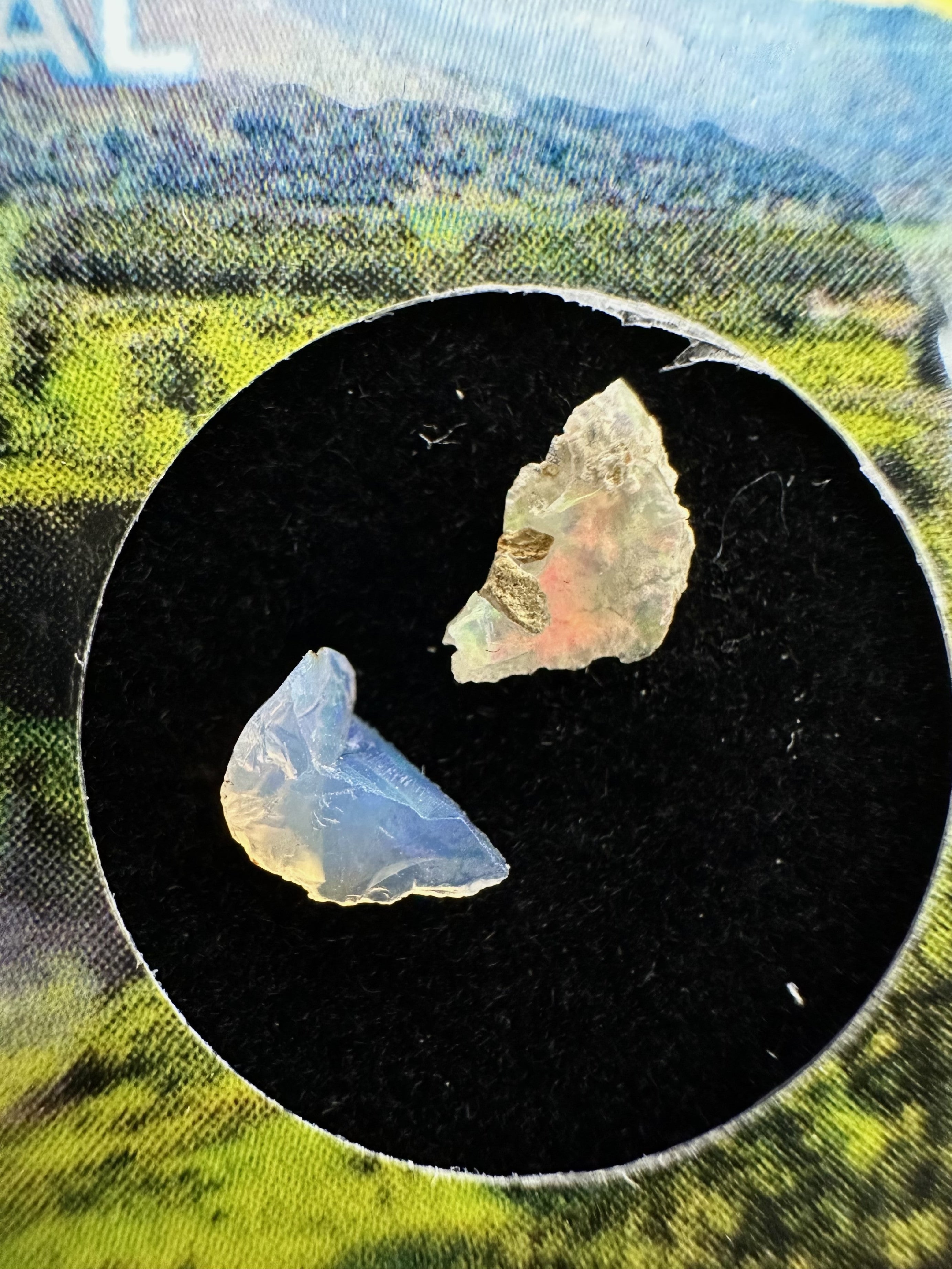 Precious opal in box – Welo, Ethiopia - OP169