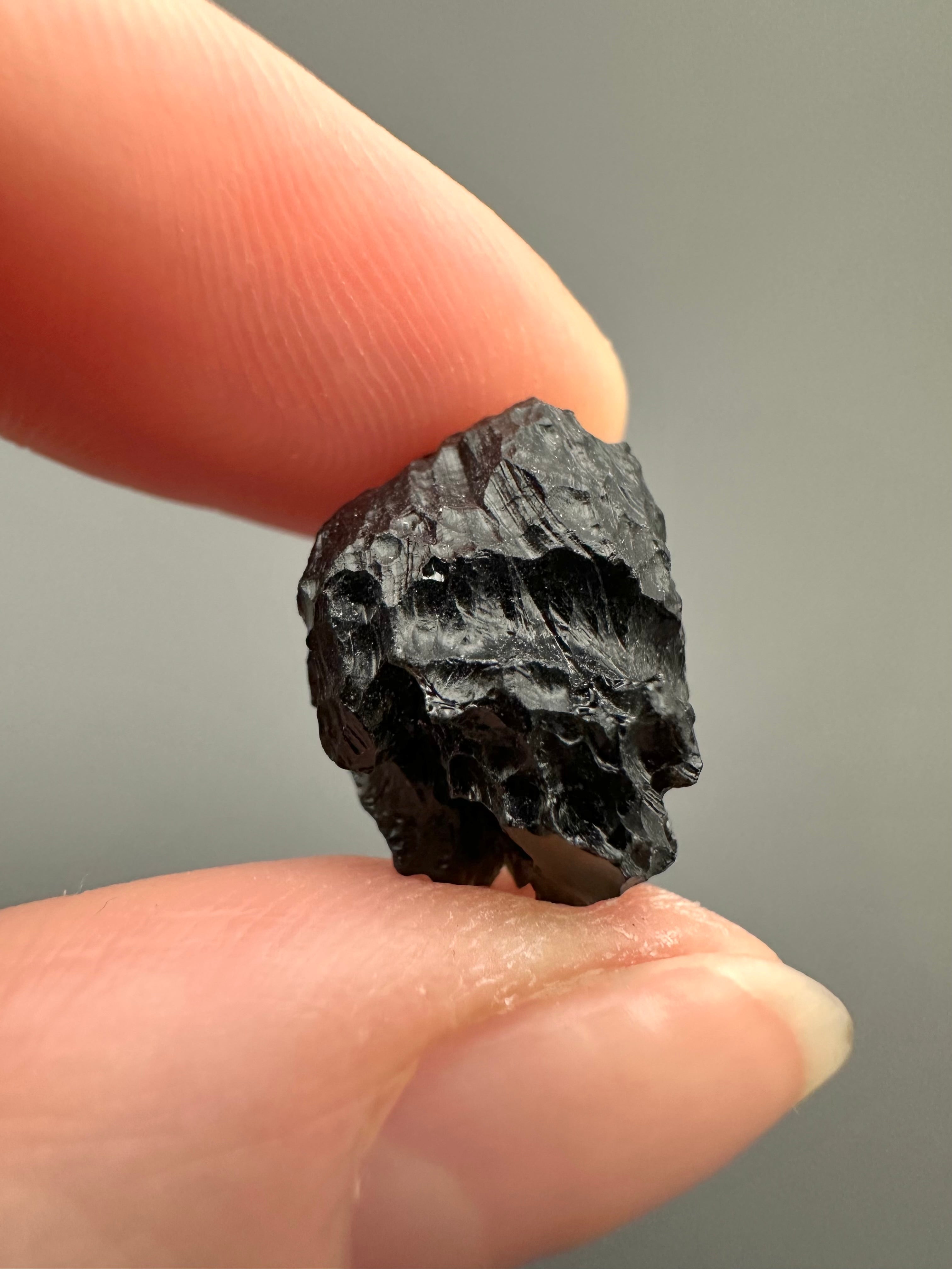 Bilitonite "Batu Satam" 2,1g – Belitung, Indonesia - BI089