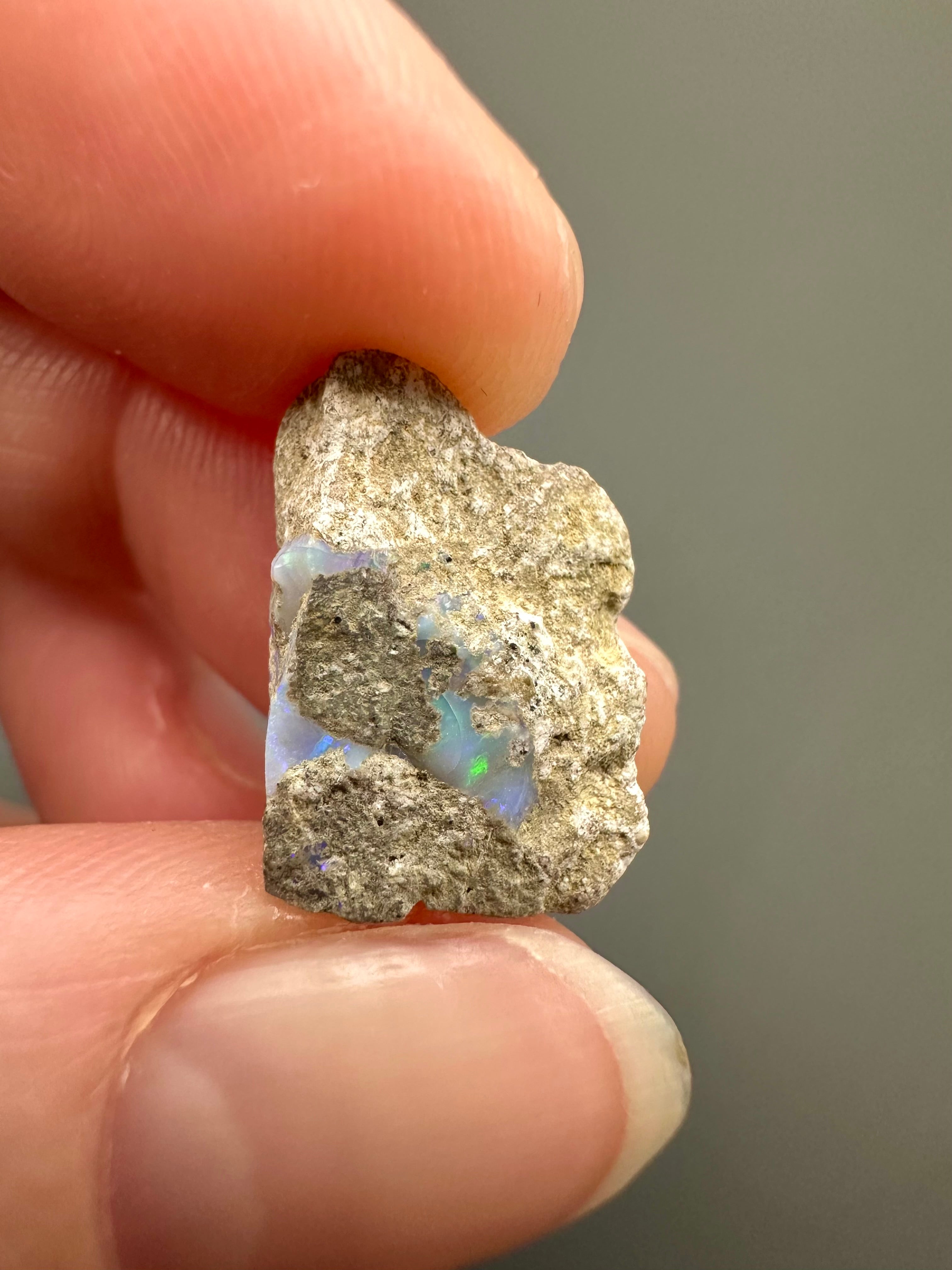 Precious opal – Dubnik, Slovakia - SOP077