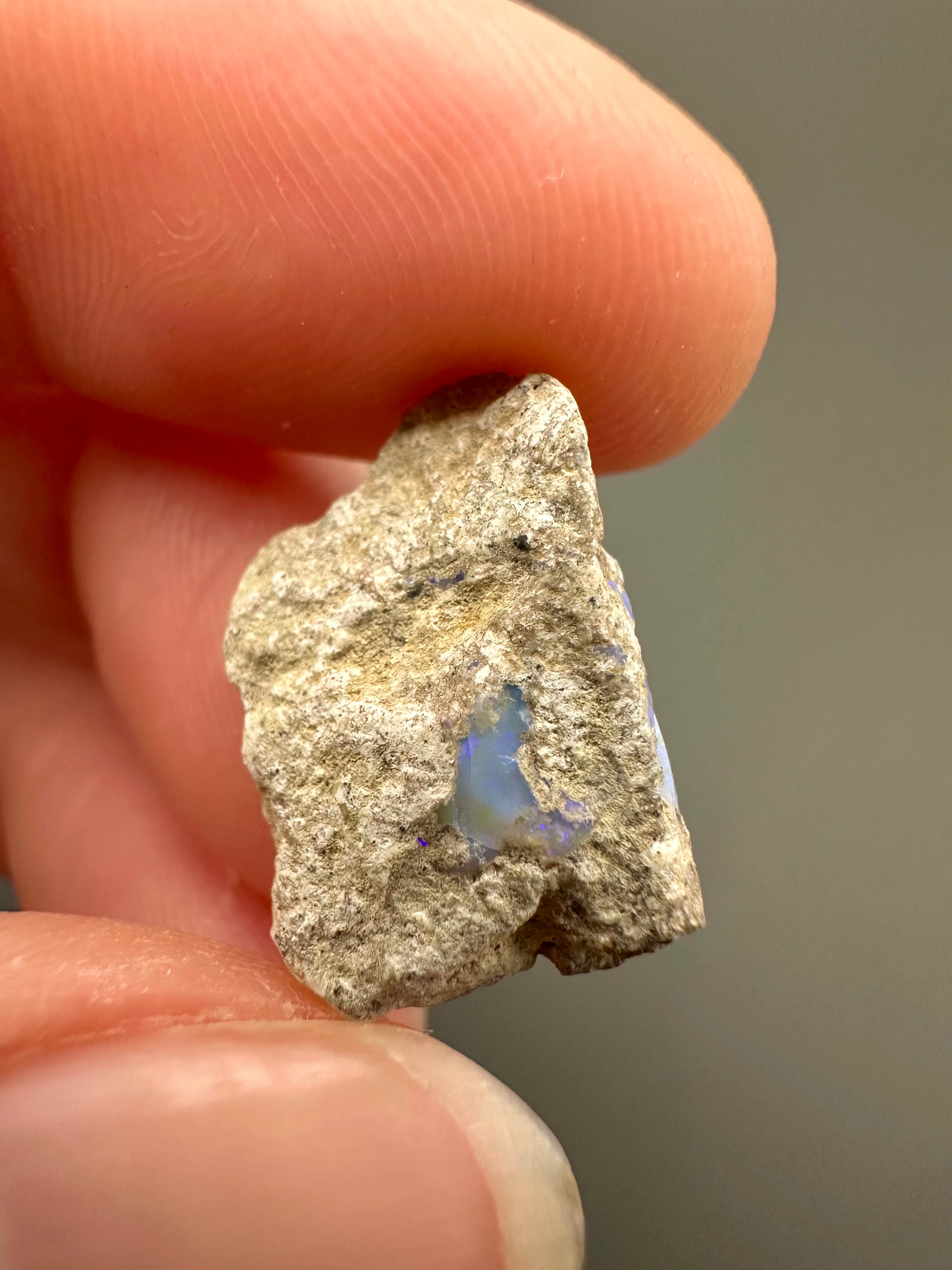 Precious opal – Dubnik, Slovakia - SOP077