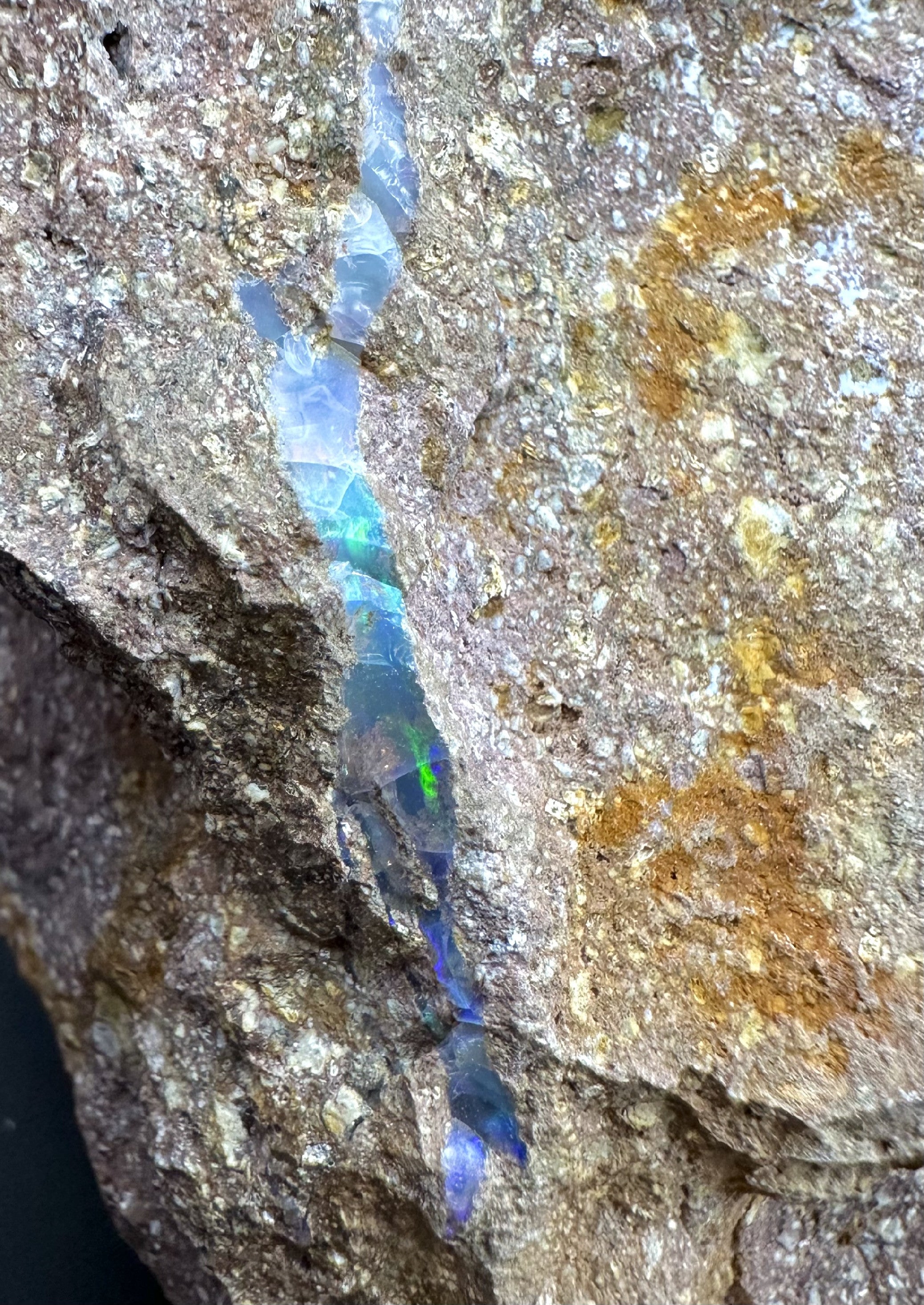 Precious opal – Dubnik, Slovakia - SOP078