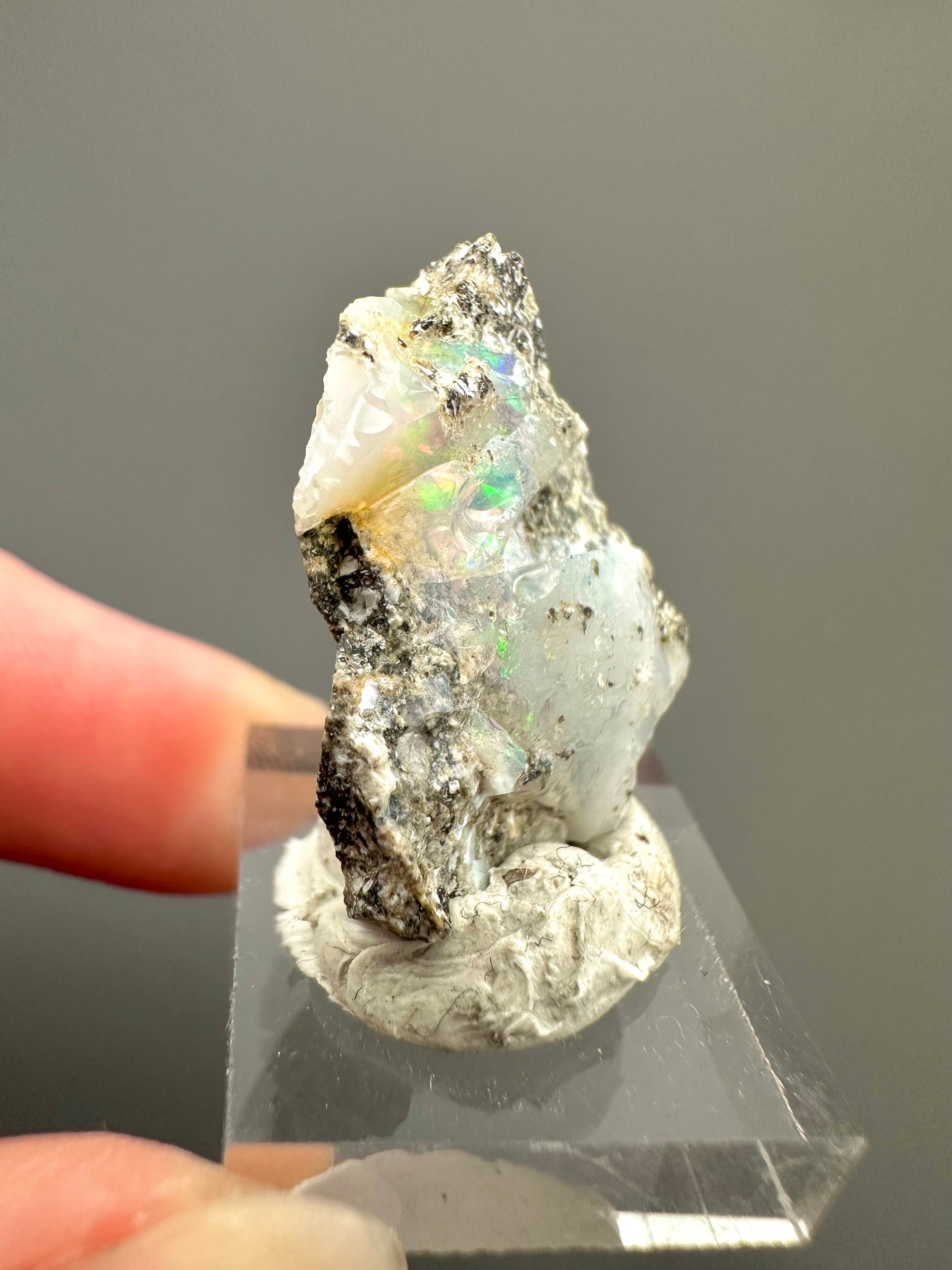 Precious opal – Dubnik, Slovakia - SOP079