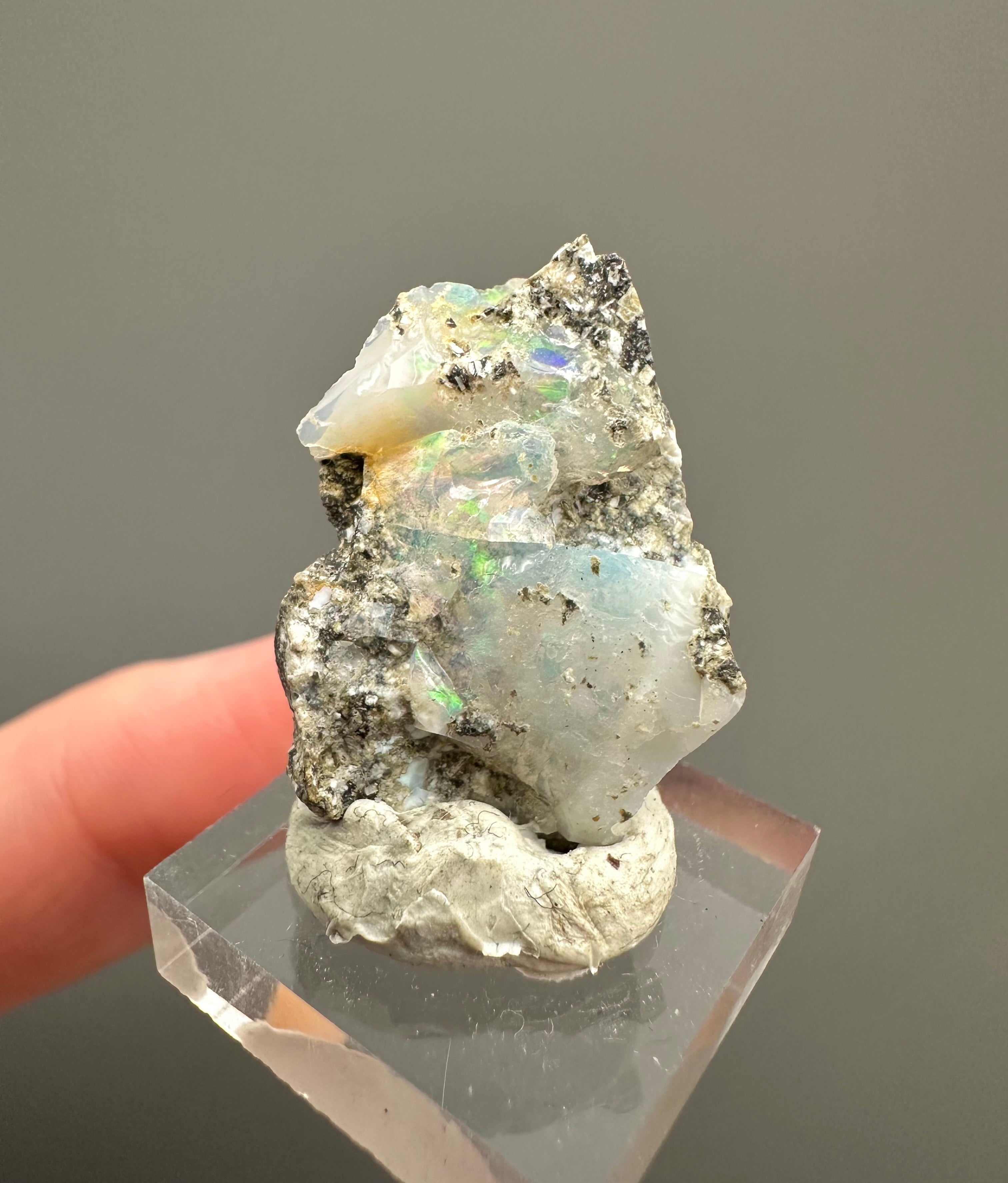 Precious opal – Dubnik, Slovakia - SOP079