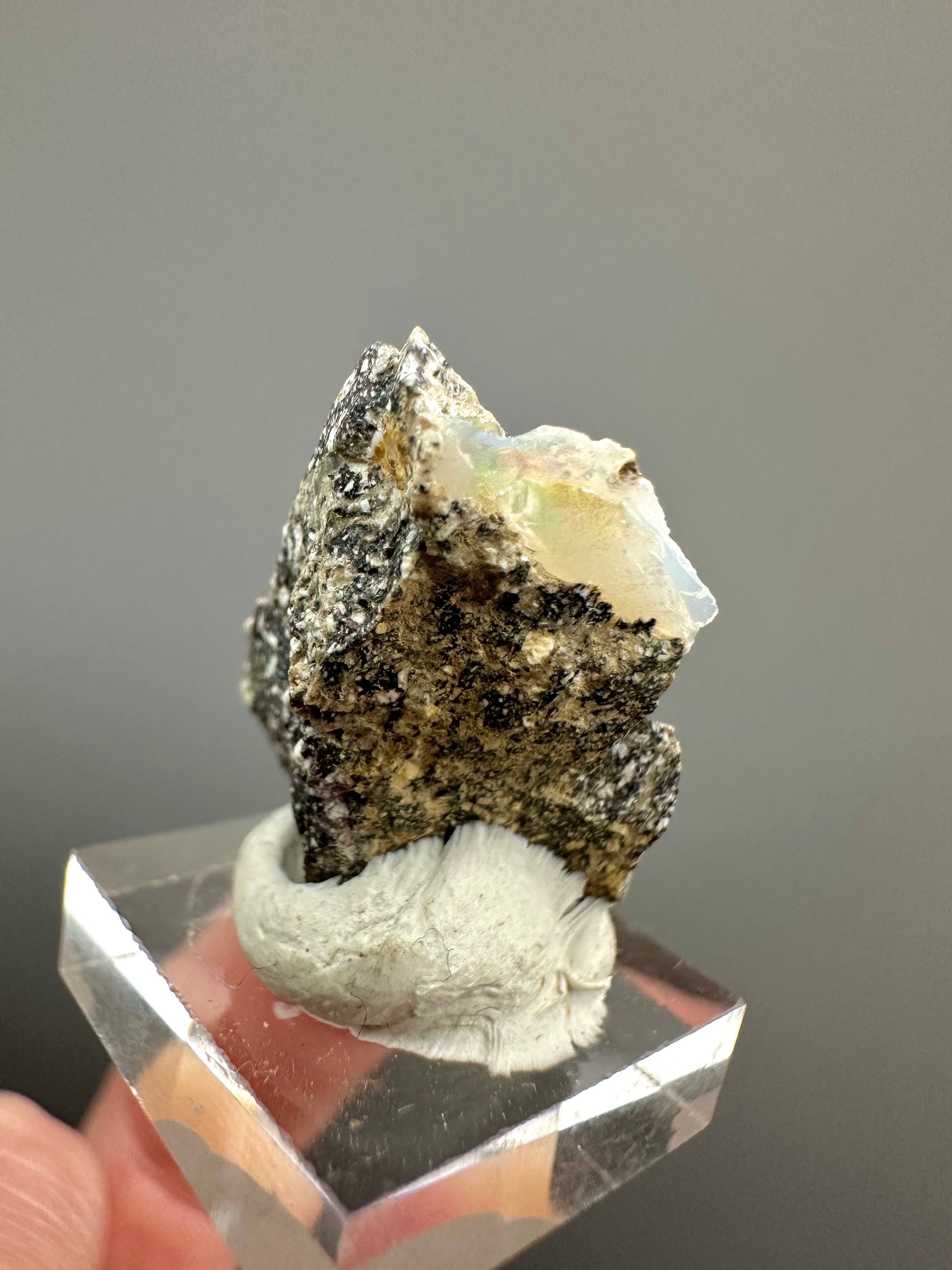 Precious opal – Dubnik, Slovakia - SOP079