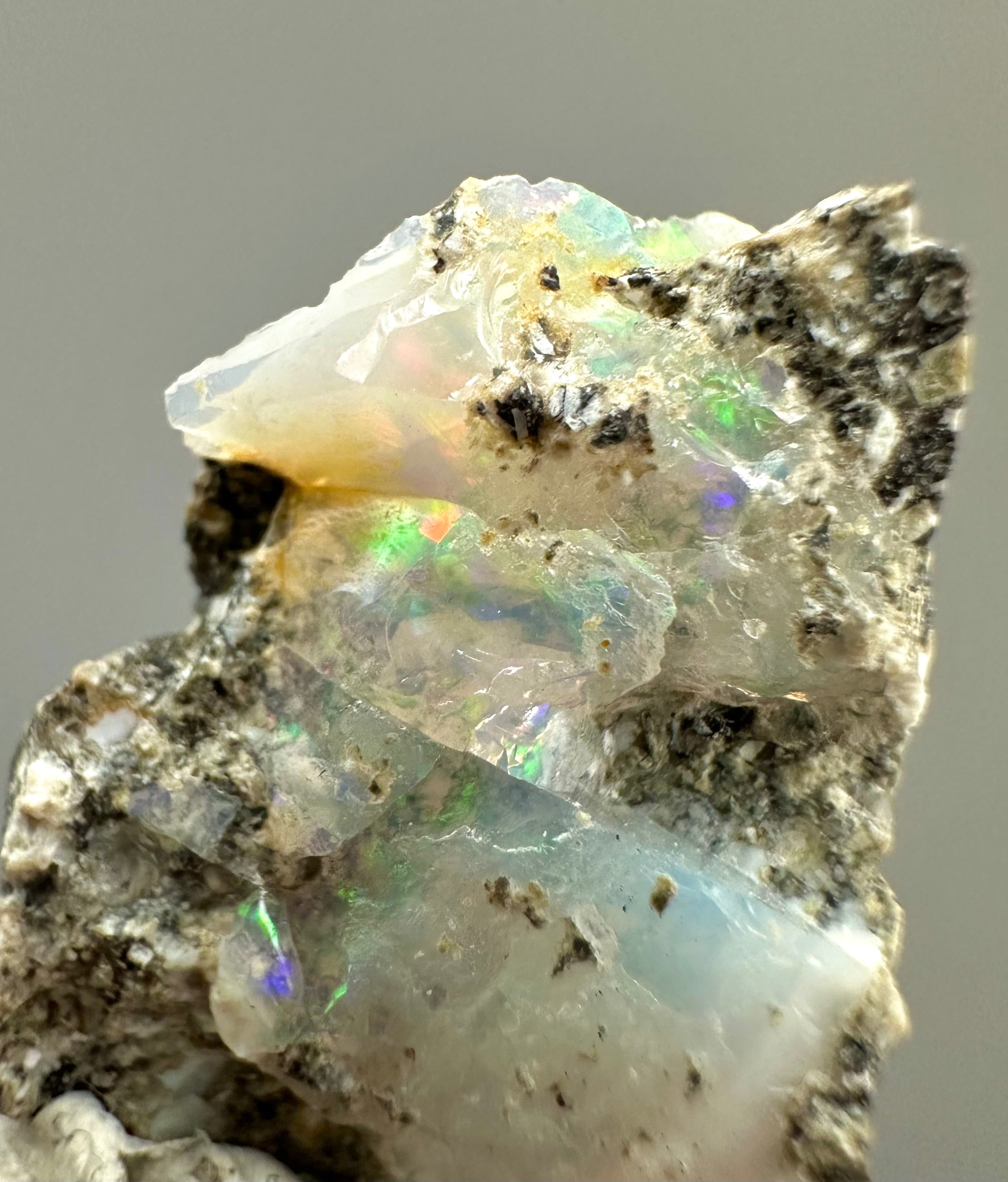 Precious opal – Dubnik, Slovakia - SOP079