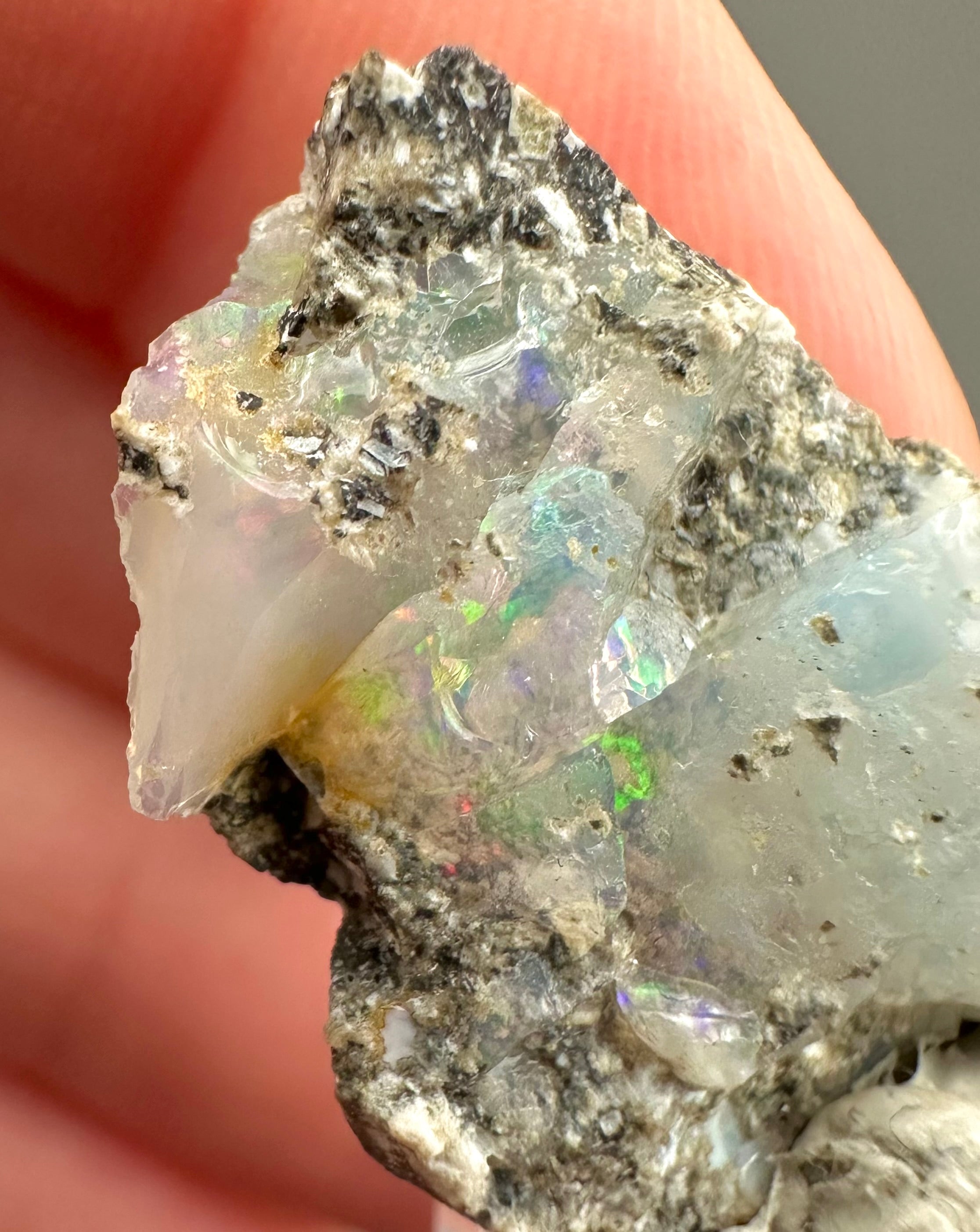Precious opal – Dubnik, Slovakia - SOP079