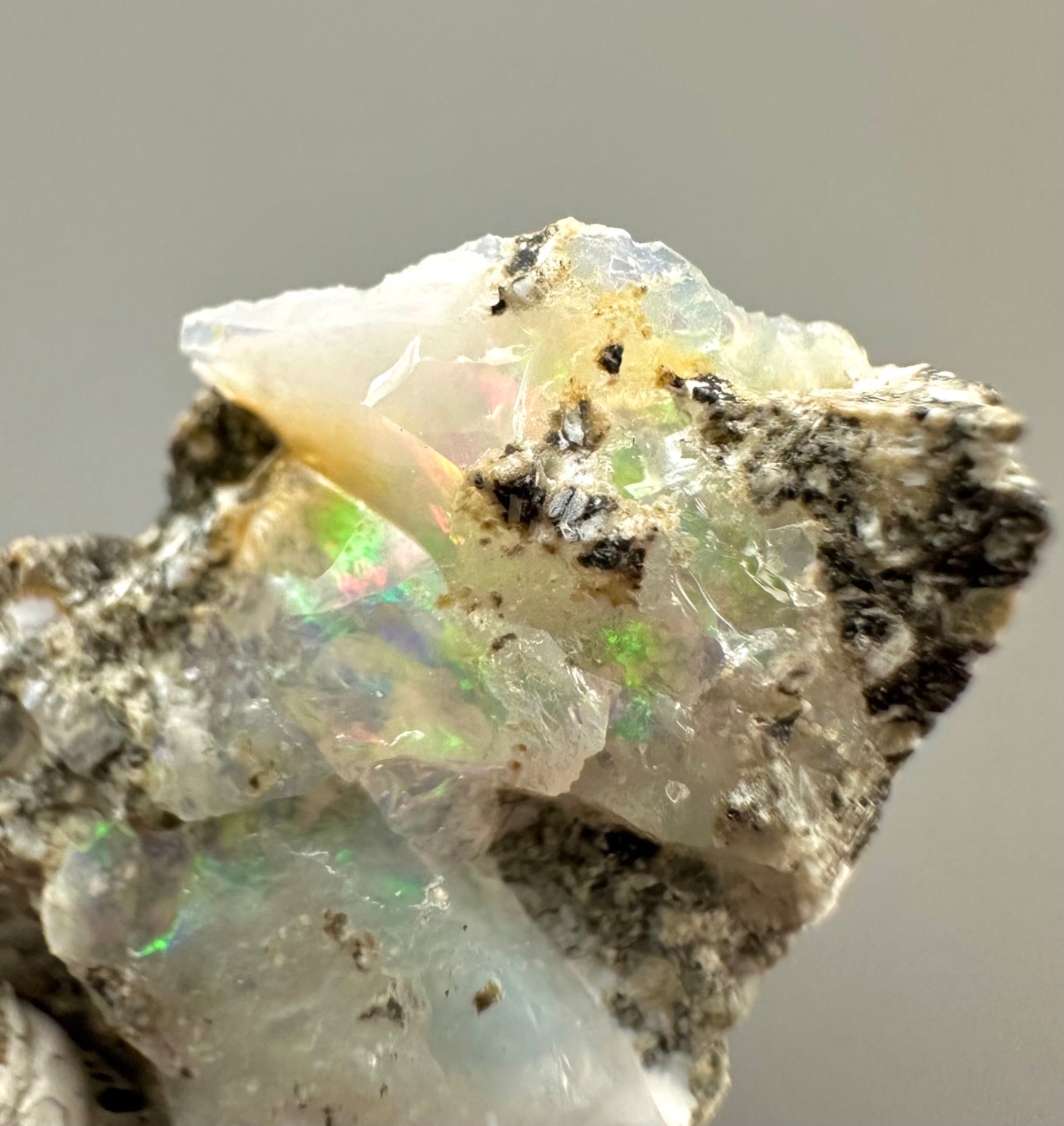 Precious opal – Dubnik, Slovakia - SOP079