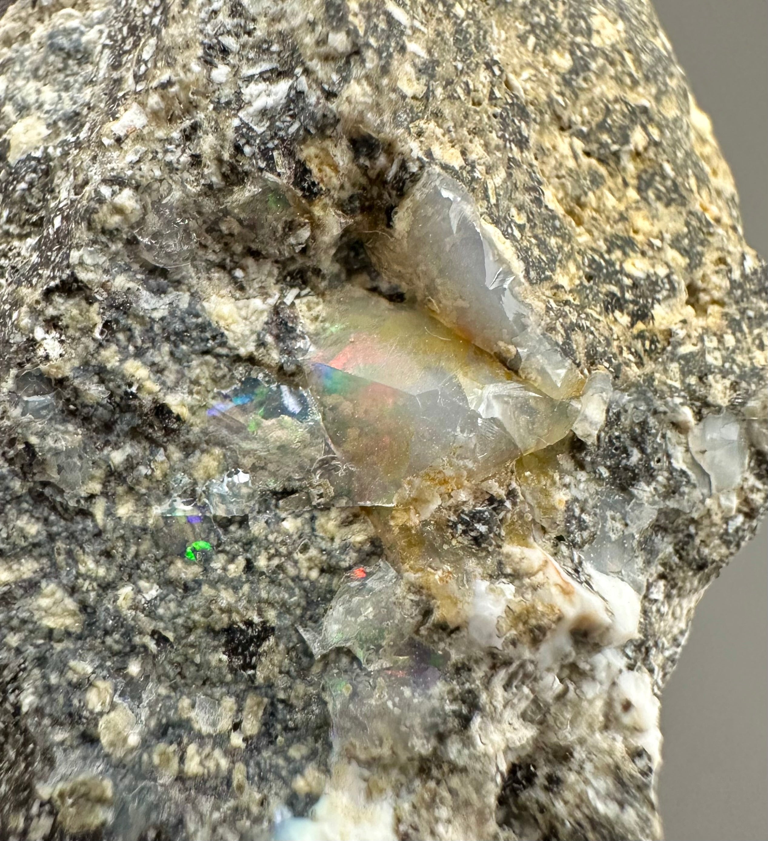 Precious opal – Dubnik, Slovakia - SOP087