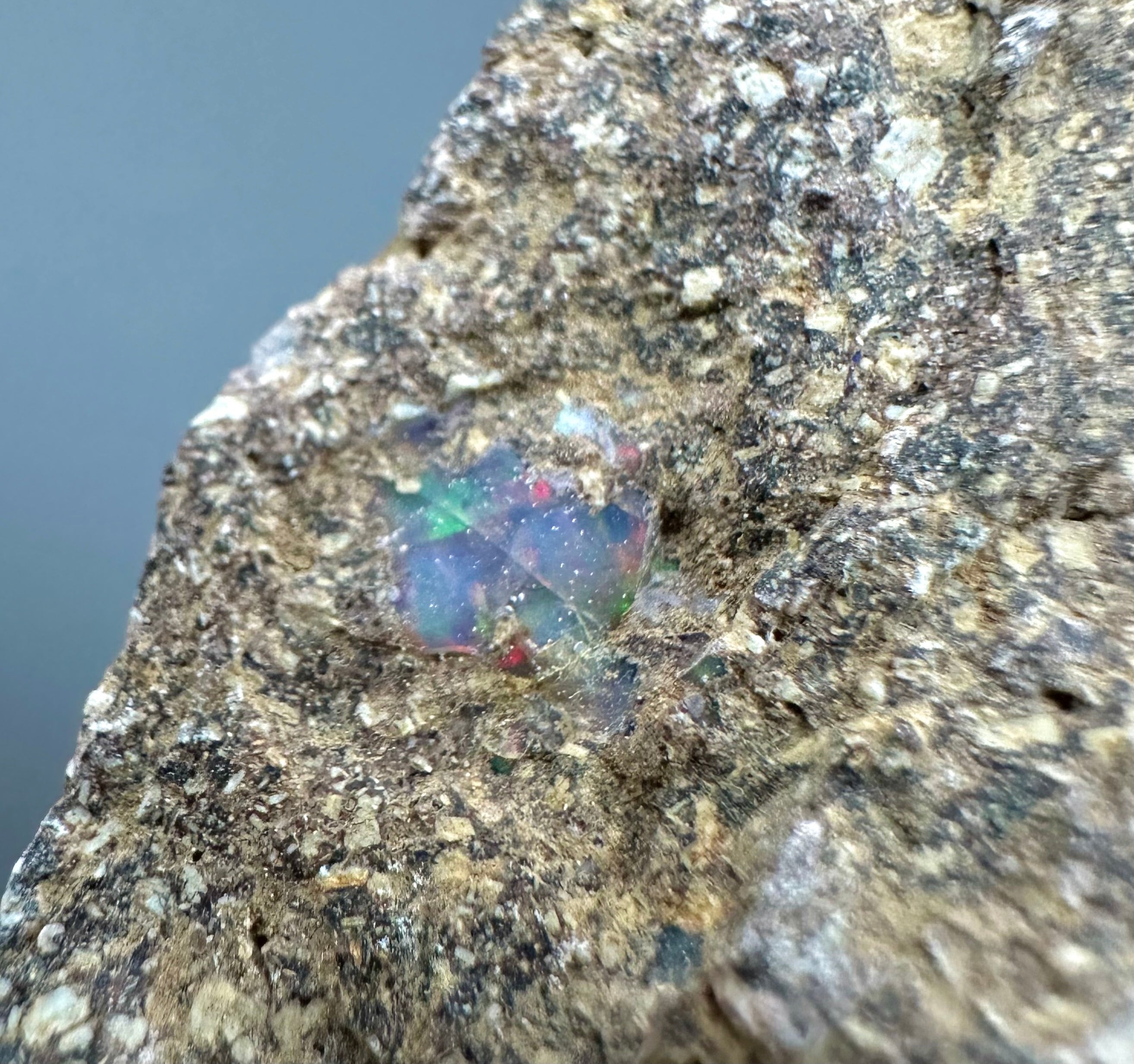 Precious opal – Dubnik, Slovakia - SOP088