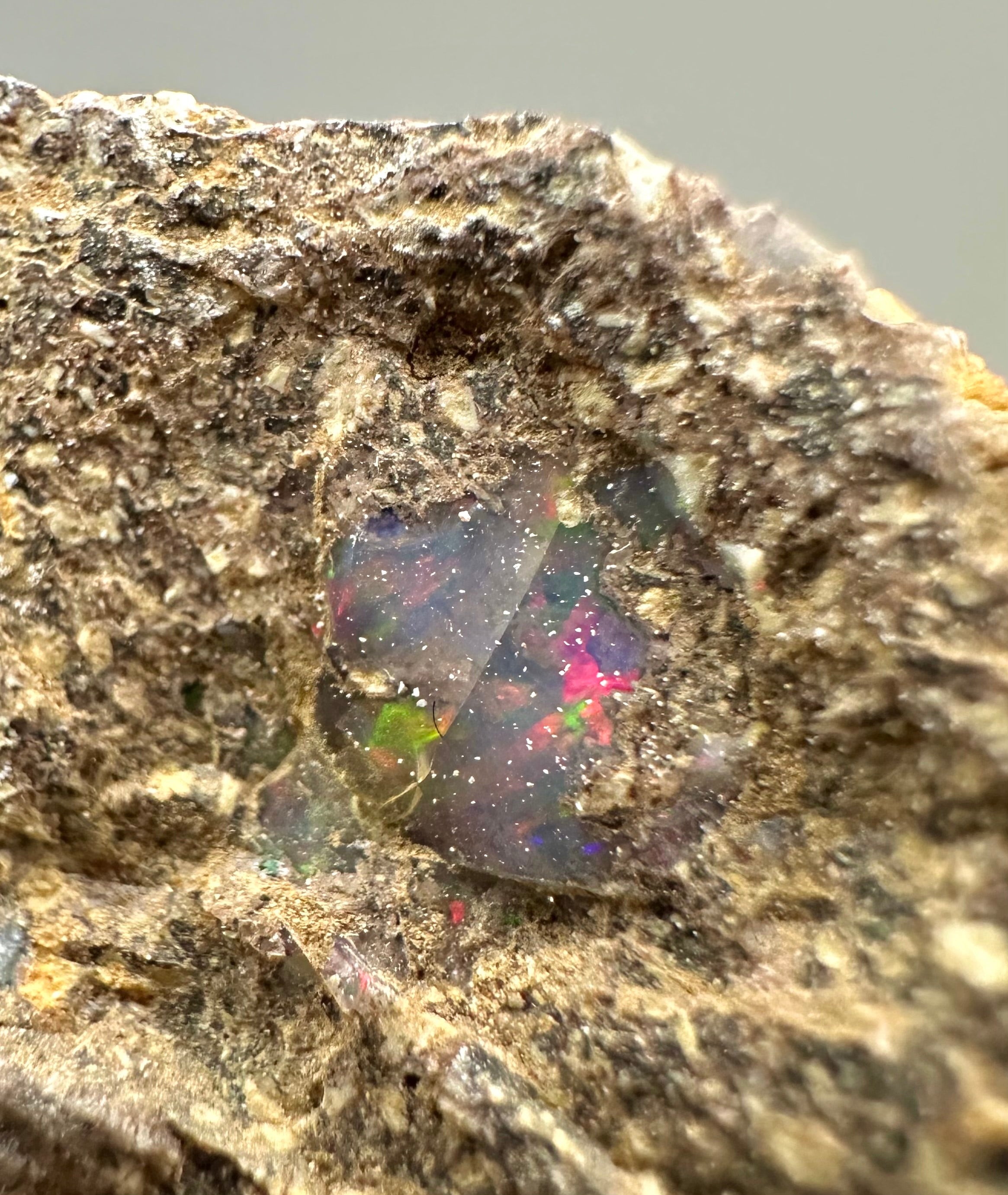 Precious opal – Dubnik, Slovakia - SOP088