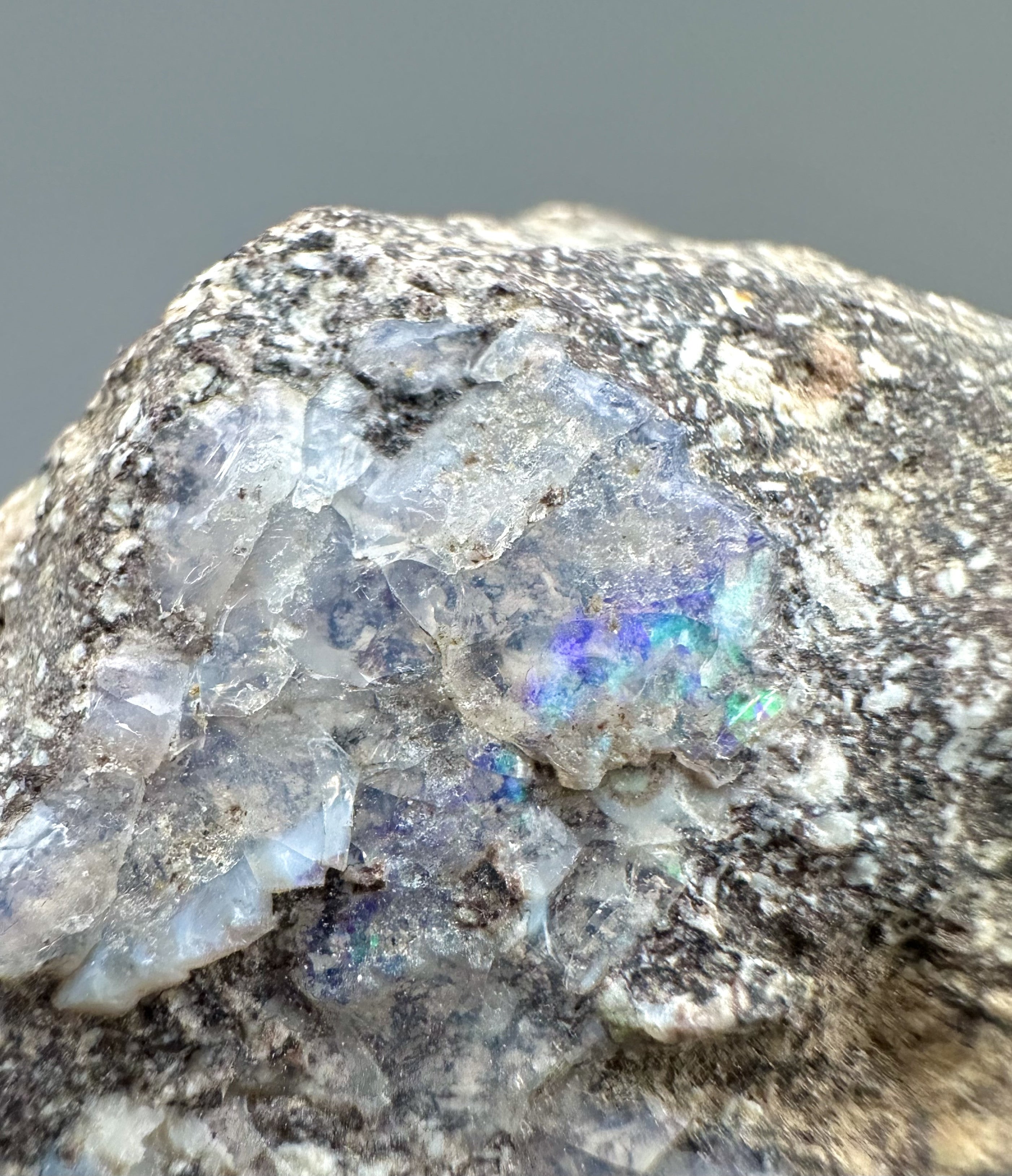 Precious opal – Dubnik, Slovakia - SOP092