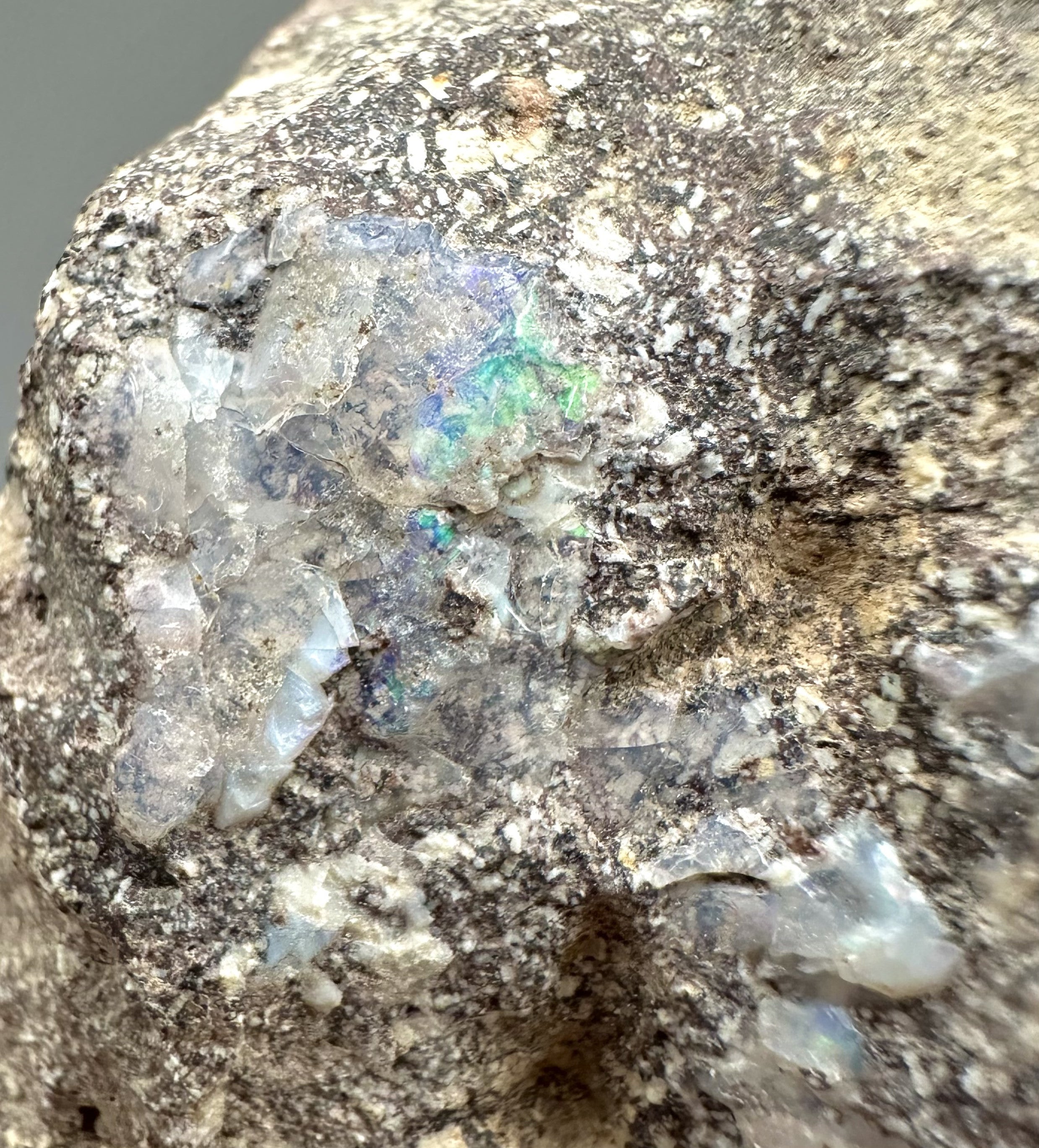 Precious opal – Dubnik, Slovakia - SOP092