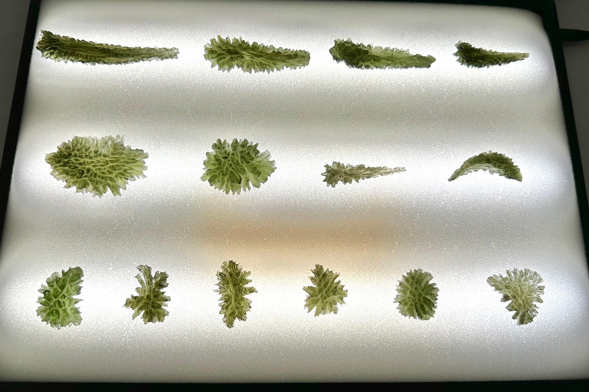 Cartridge/box for Moldavites and minerals or jewellery with backlight
