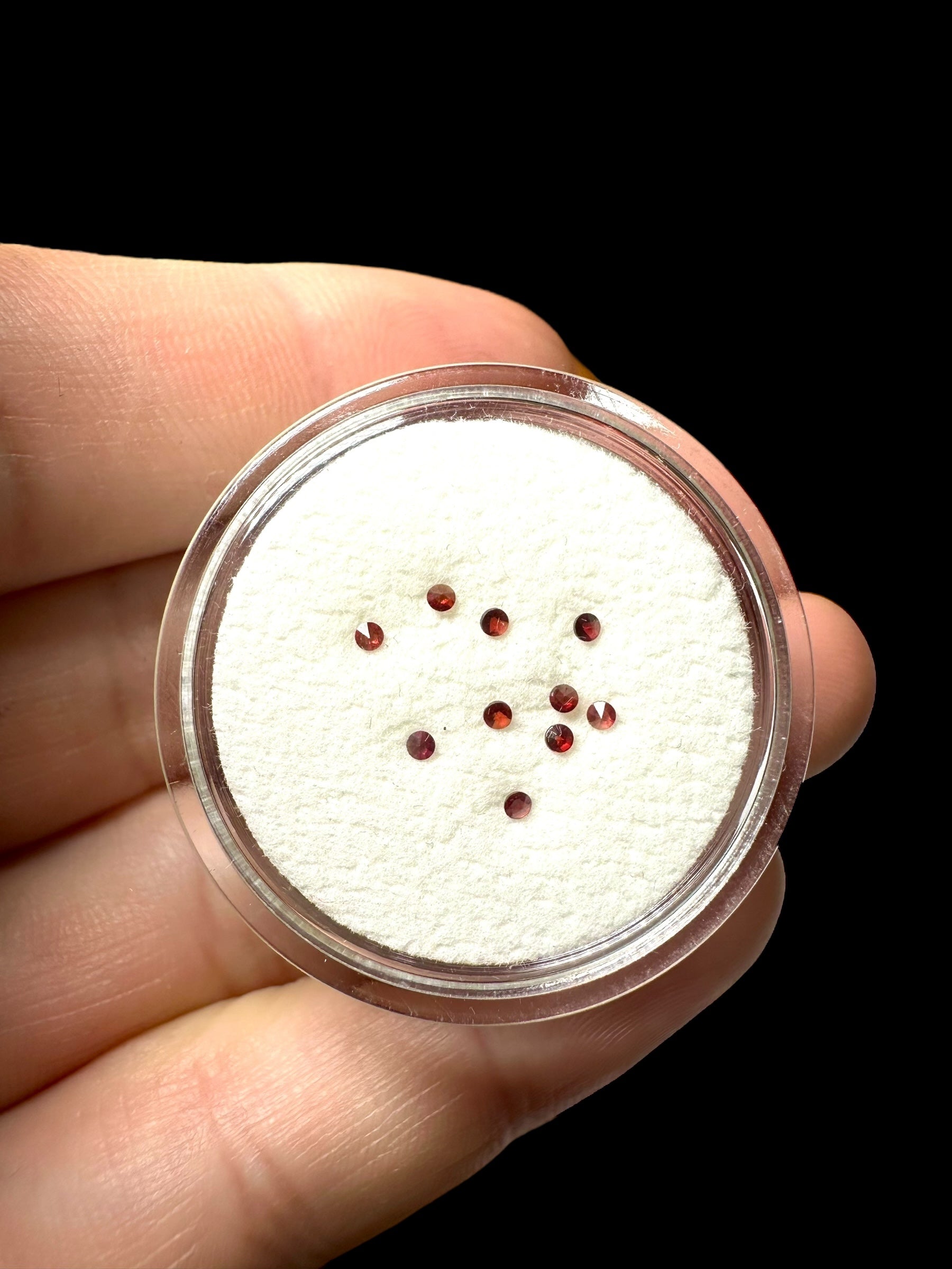Faceted czech garnet 10 pcs – Ceske Stredohori, CZ