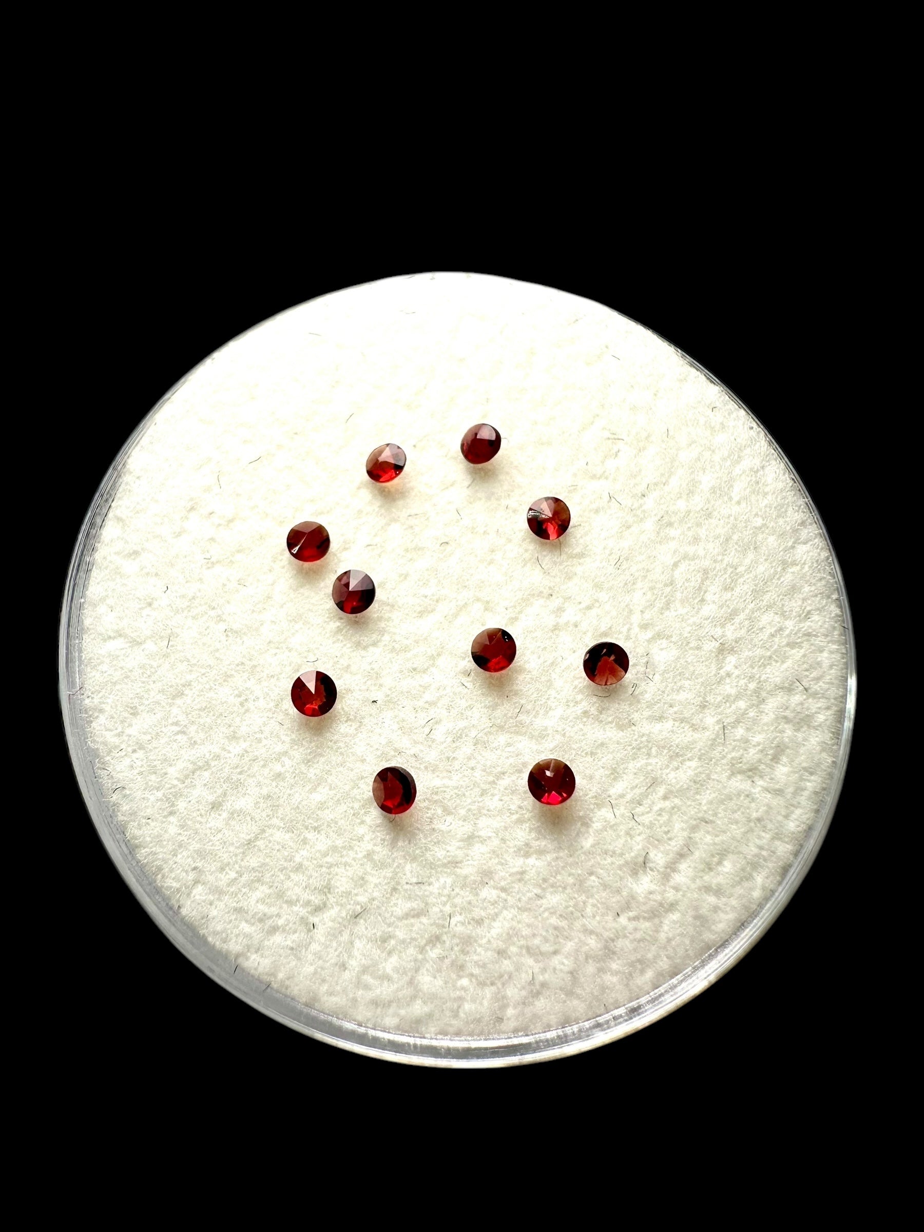 Faceted czech garnet 10 pcs – Ceske Stredohori, CZ - BG005