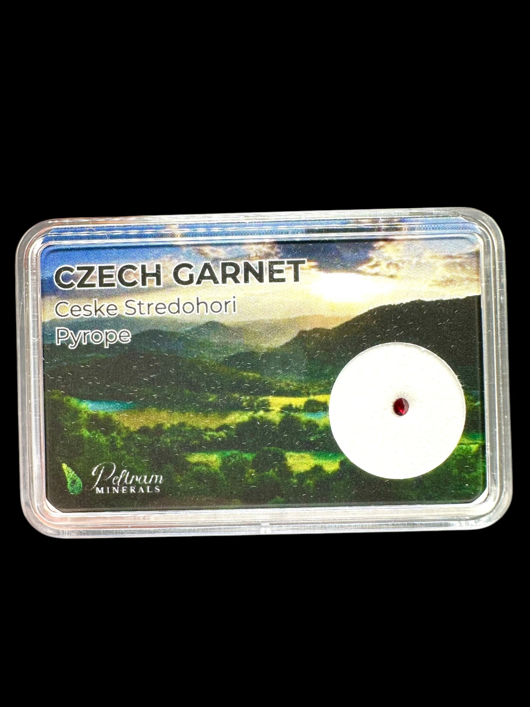 Faceted czech garnet in box – Ceske Stredohori, CZ