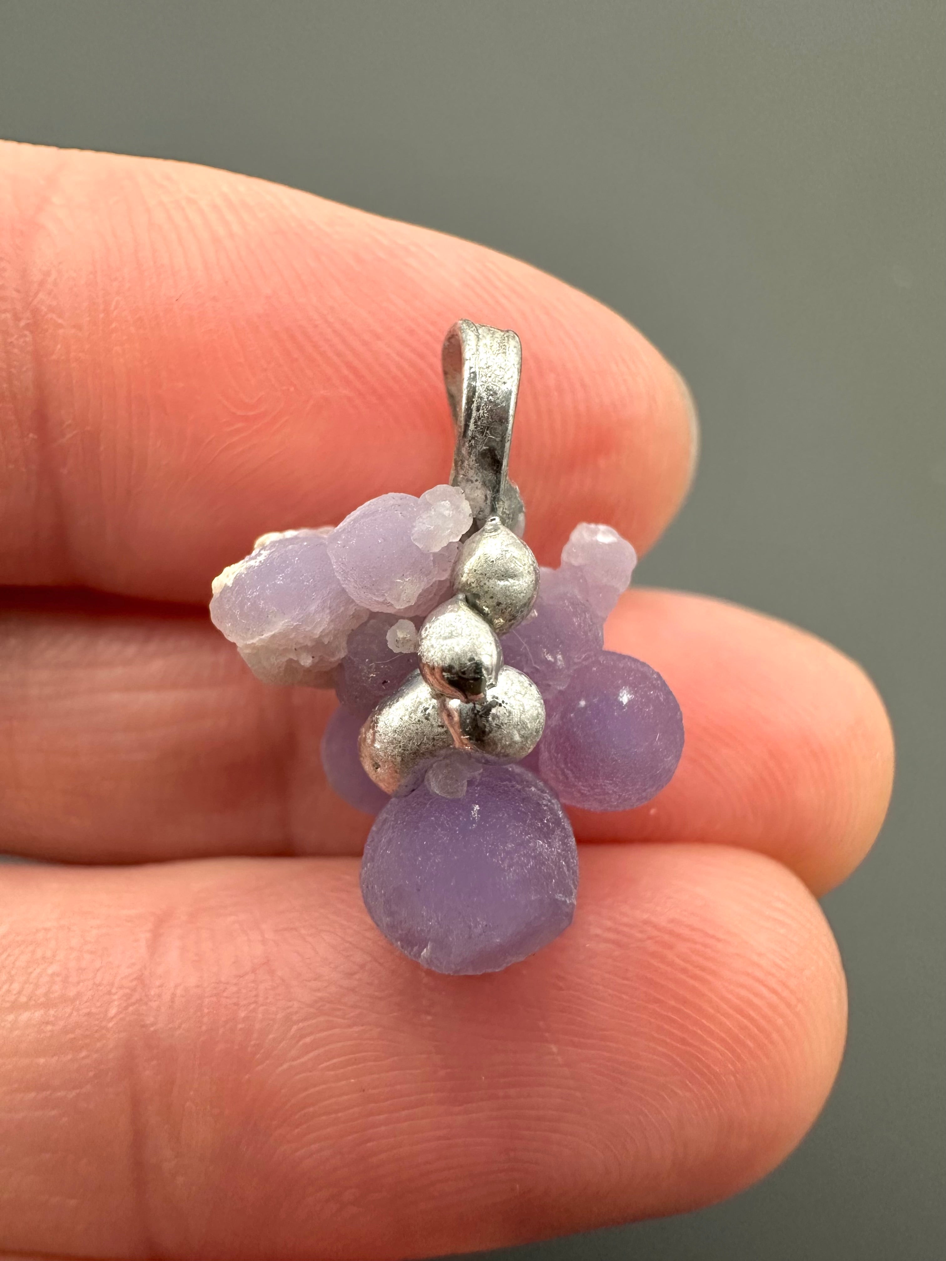 Grape chalcedony pendant - P/HCH78