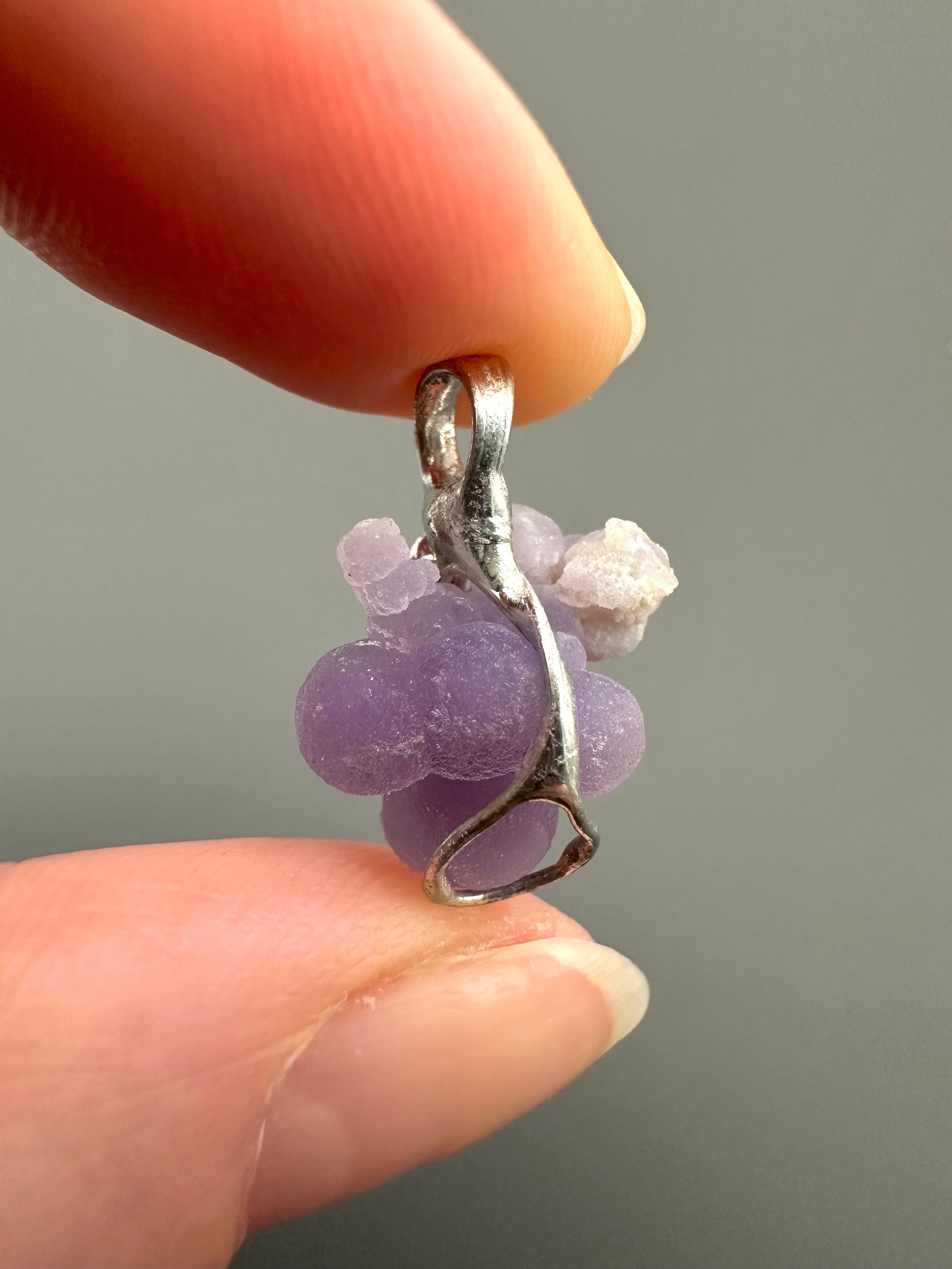 Grape chalcedony pendant - P/HCH78