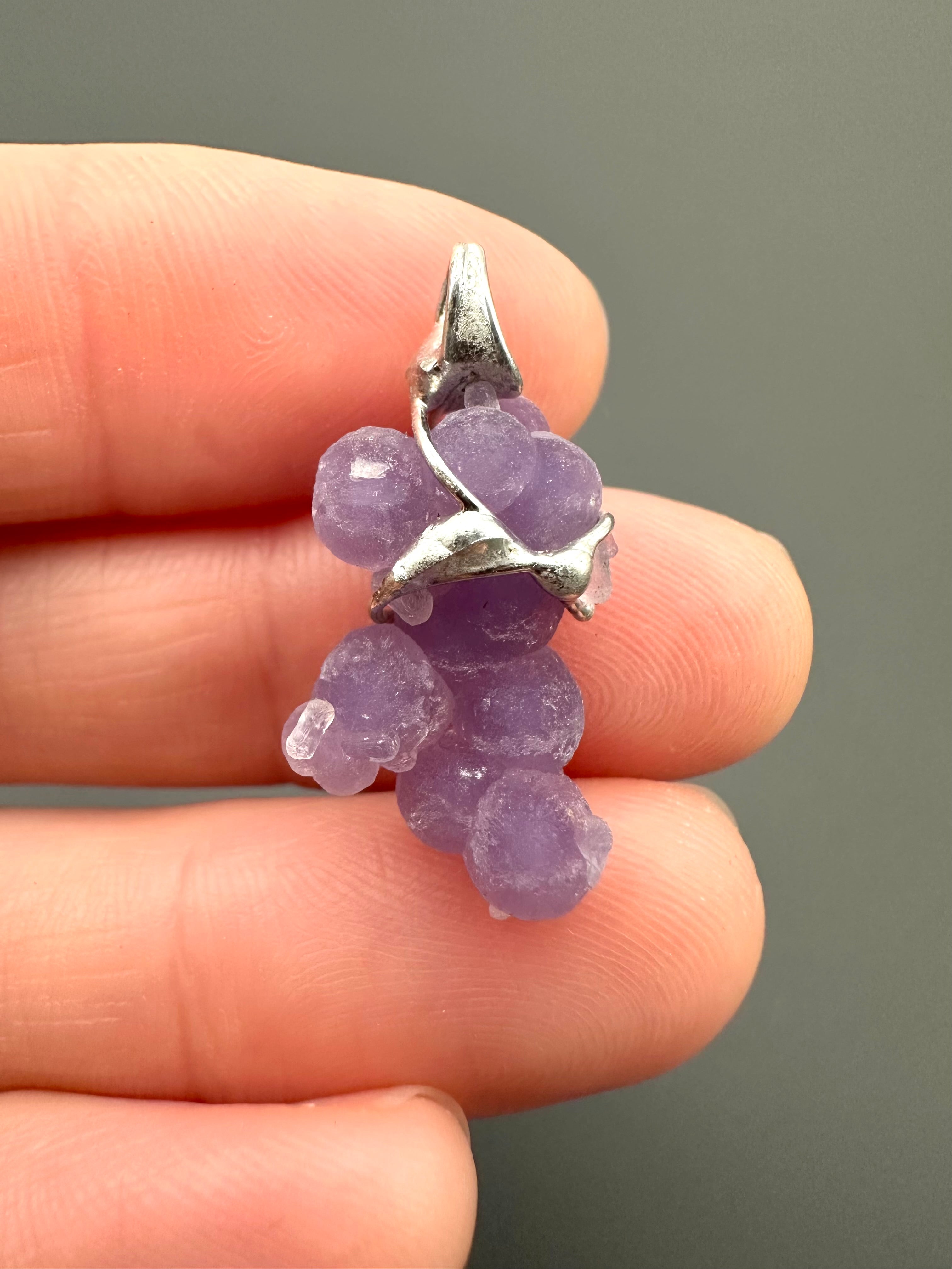 Grape chalcedony pendant - P/HCH81