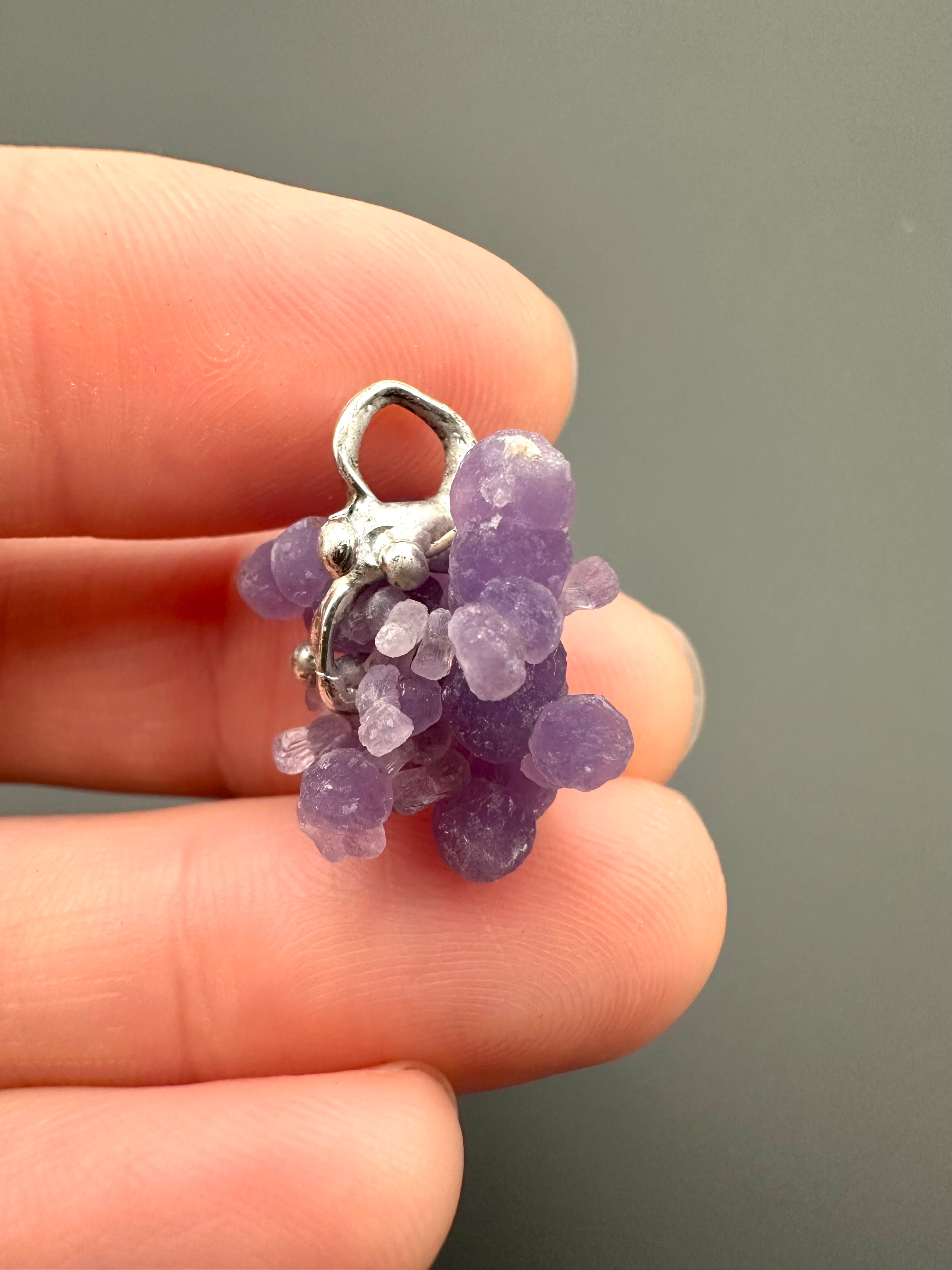 Grape chalcedony pendant - P/HCH82