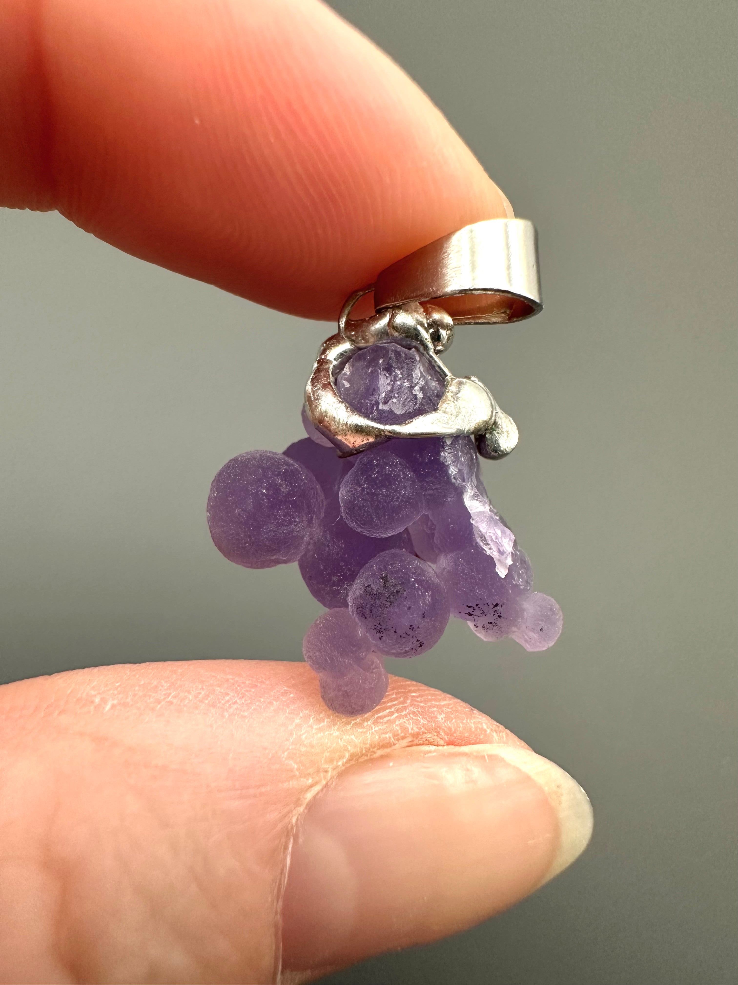 Grape chalcedony pendant - P/HCH83