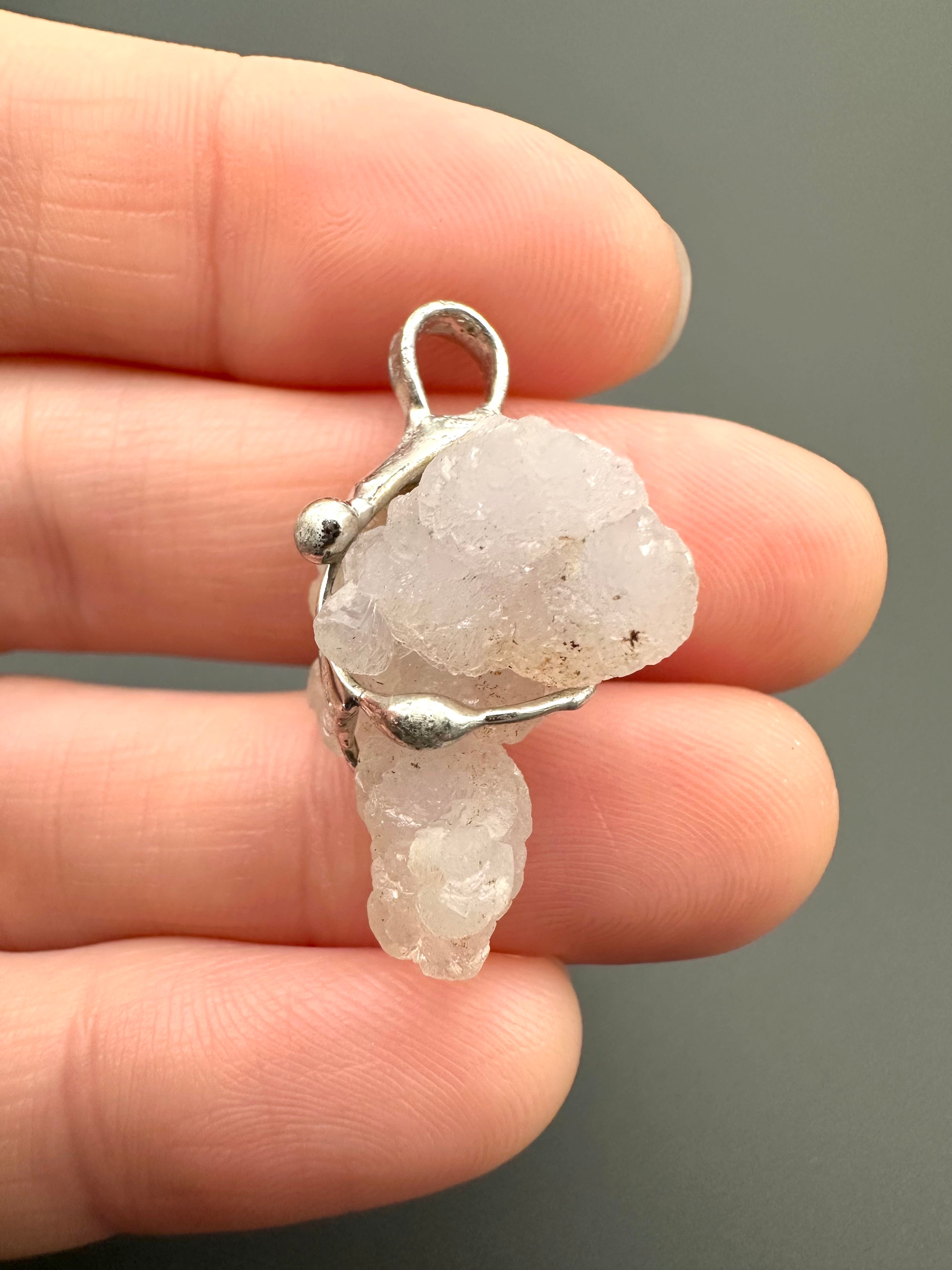 Grape chalcedony pendant - P/HCH84