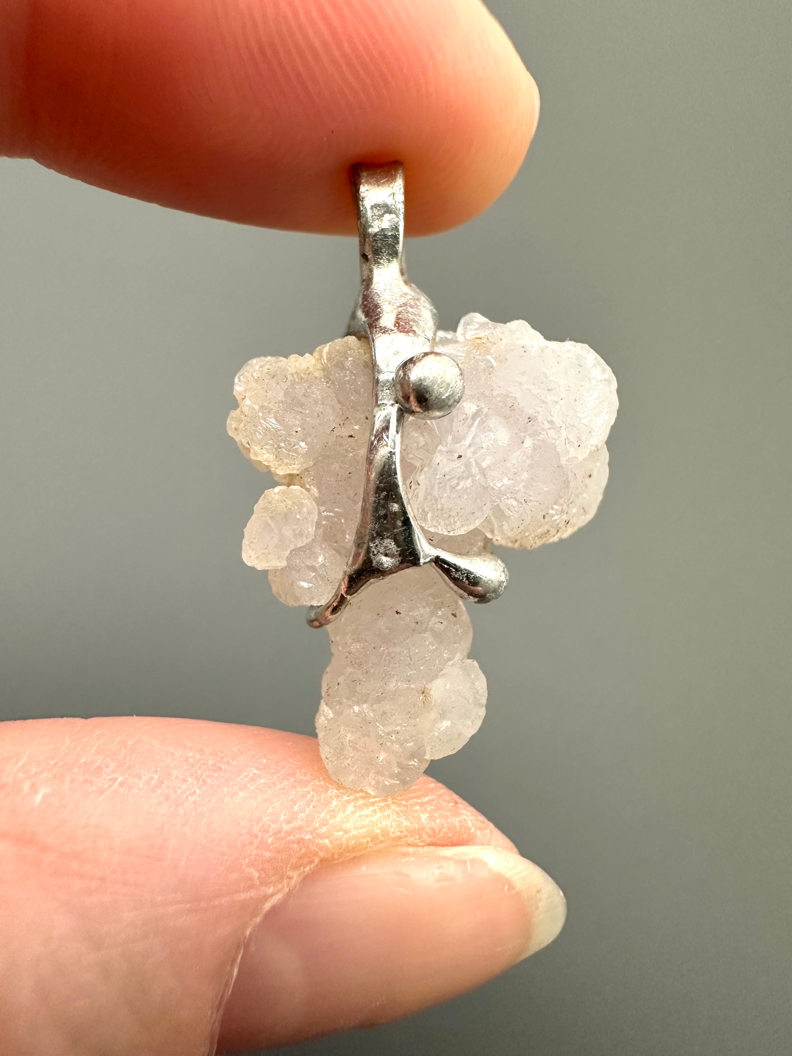 Grape chalcedony pendant - P/HCH84