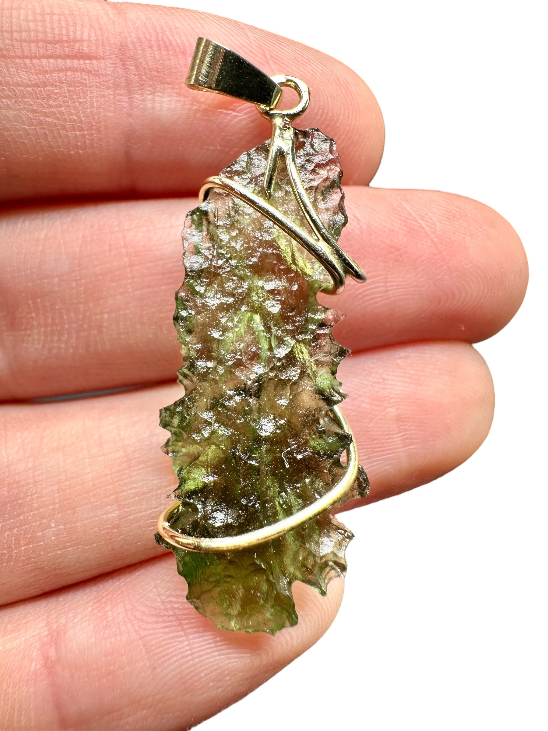 Gold moldavite pendant 3,2g