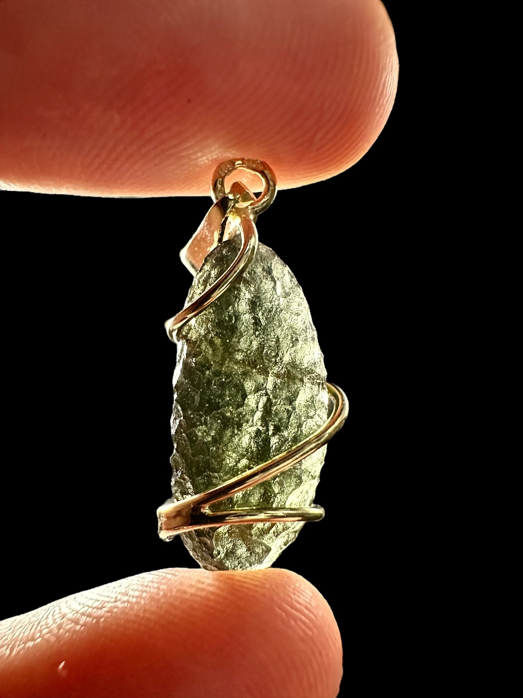 Gold moldavite pendant 1,9g - ZP/V020