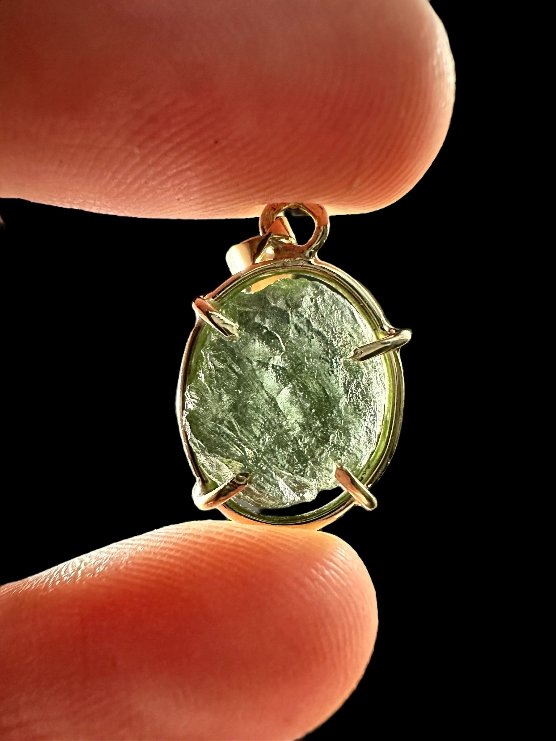 Gold moldavite pendant 1,7g - ZP/V024