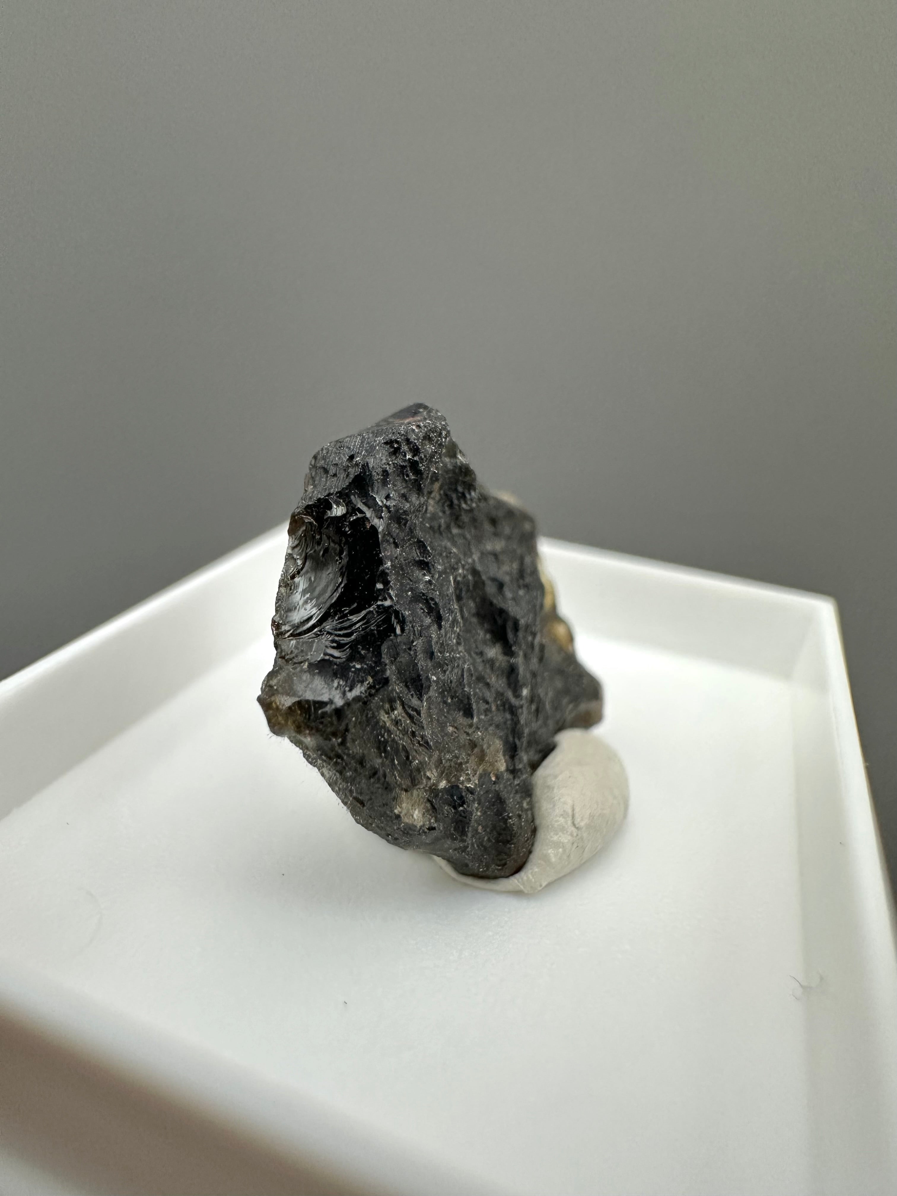 Indochinite – Maoming – Guangdong, China - MVK384