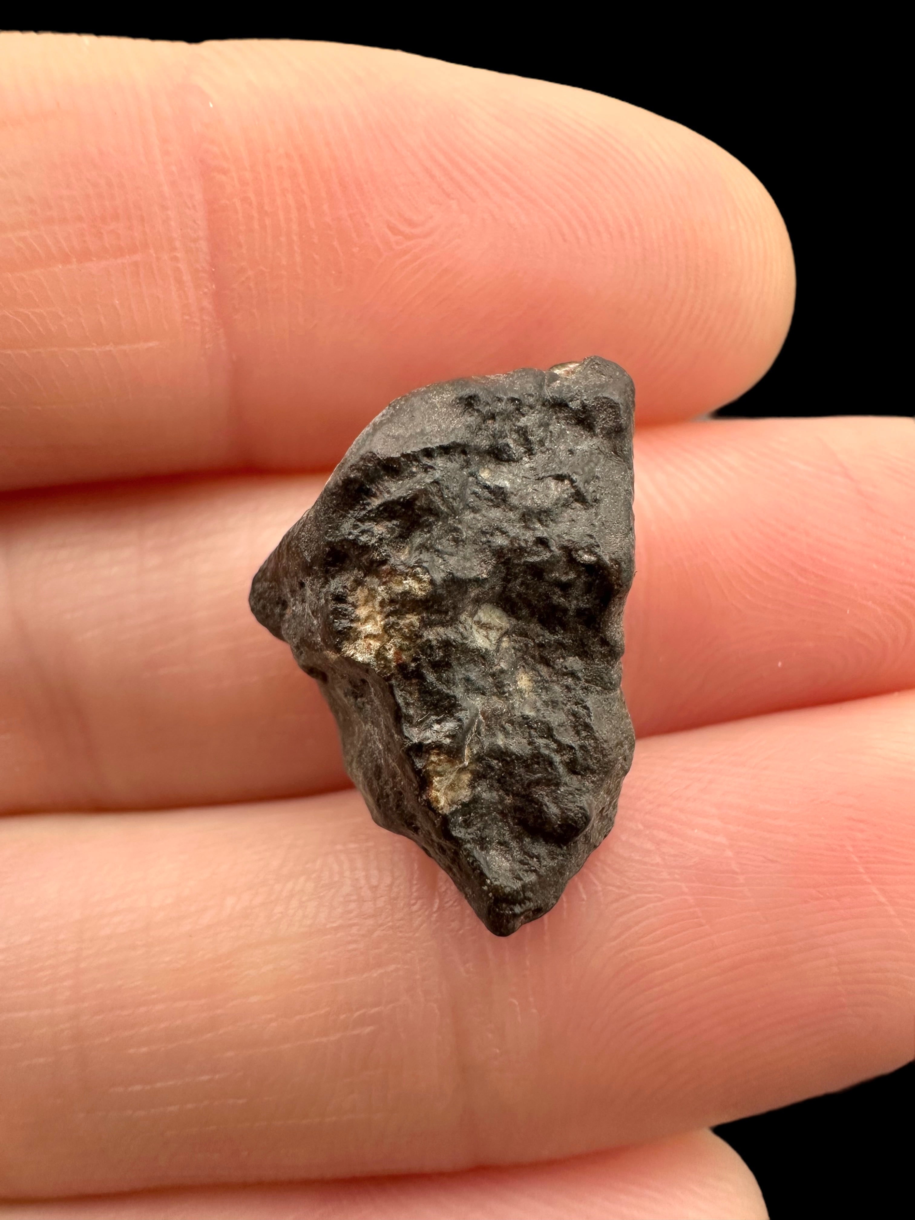 Meteorite NWA 869 – 2,4g – Northwest Africa - MENW33