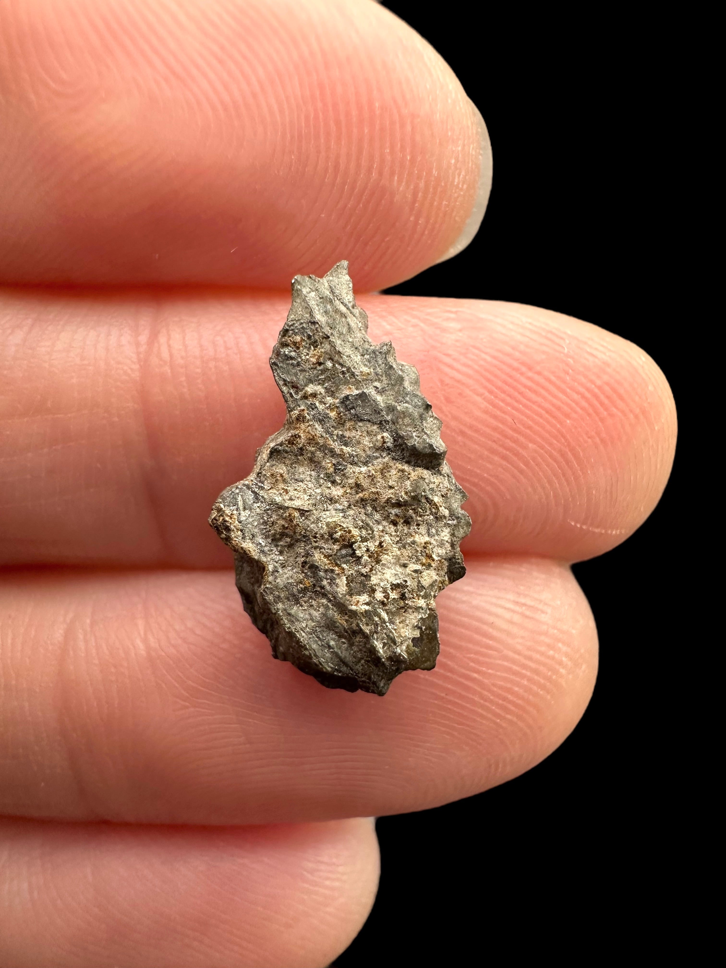 Meteorite Nantan 1,7g – Guangxi, China - MENA22