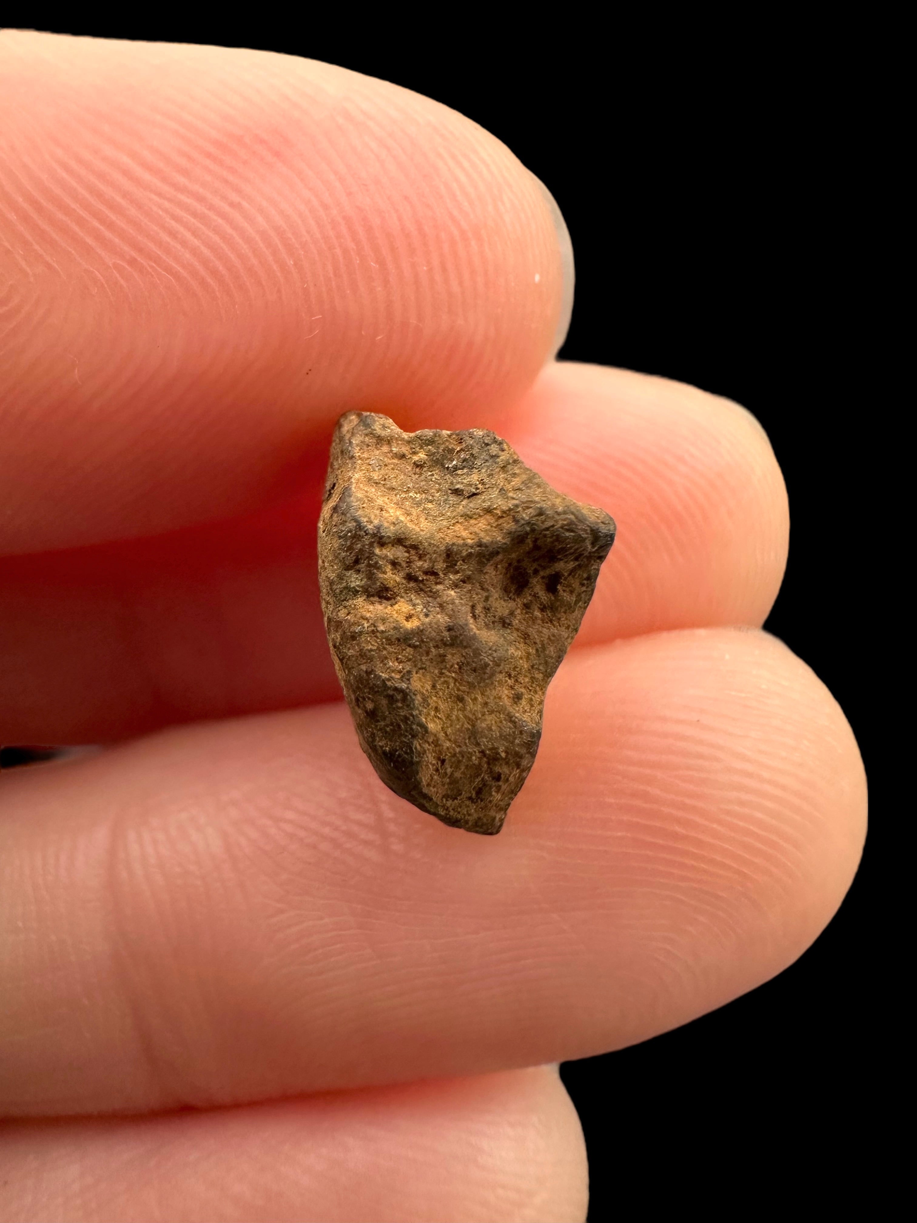 Meteorite Agoudal "Imilchil" 1,8g – Morocco - MEAG21