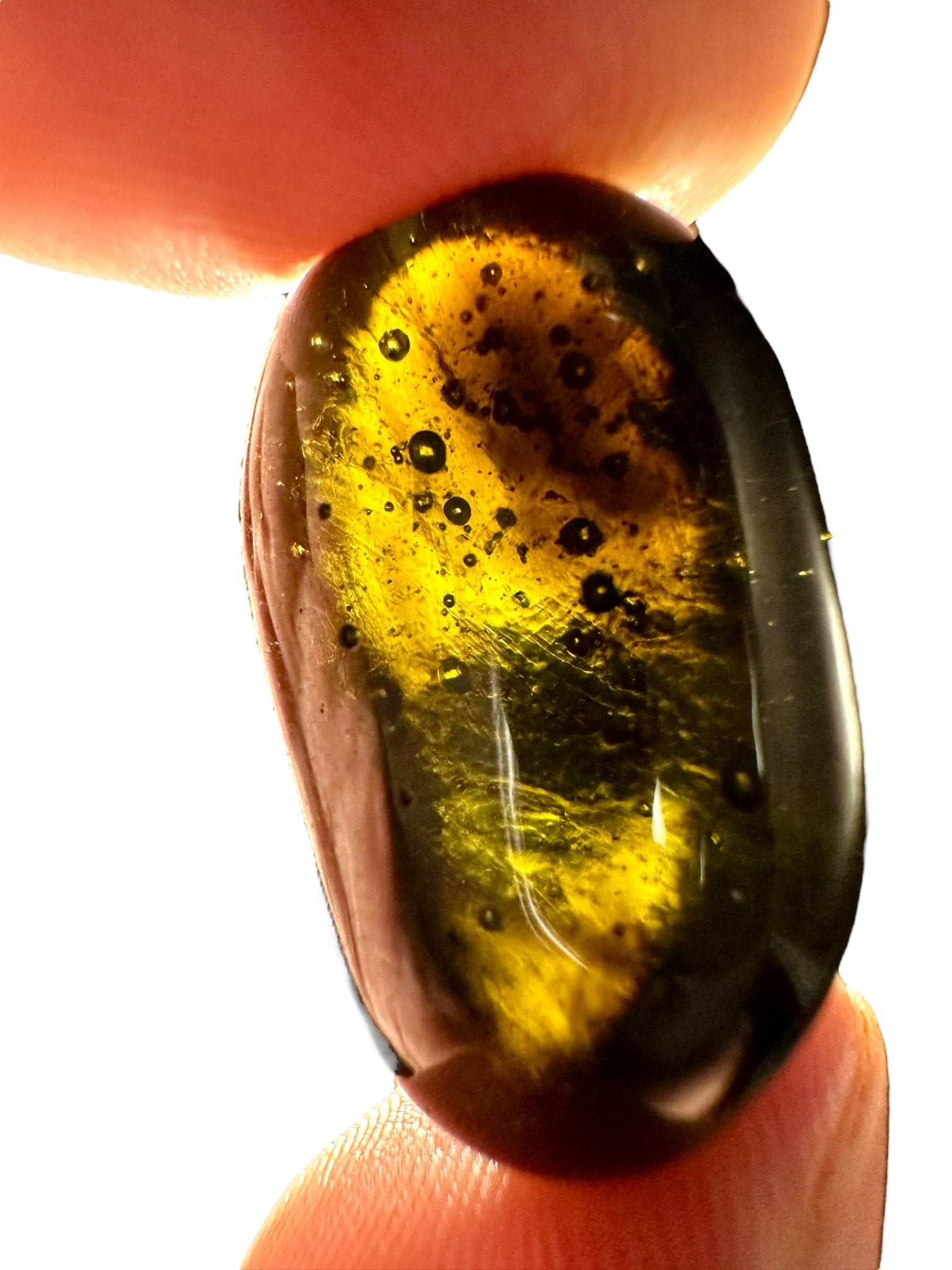 Rare cut three-colored moldavite 37ct – Nesmen zahrada - BV042