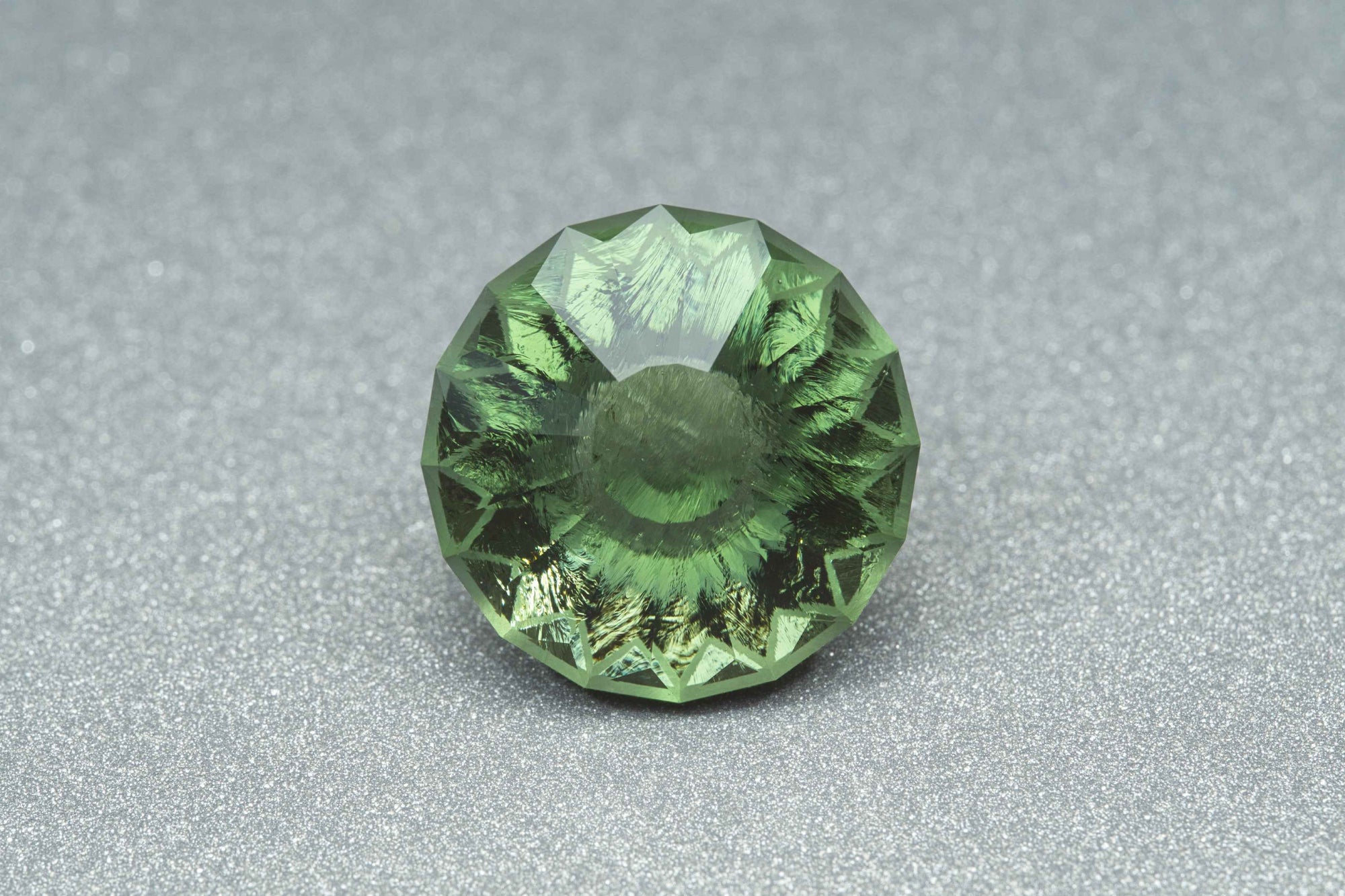 Moldavite faccettata 11,5ct – TOP - BV043