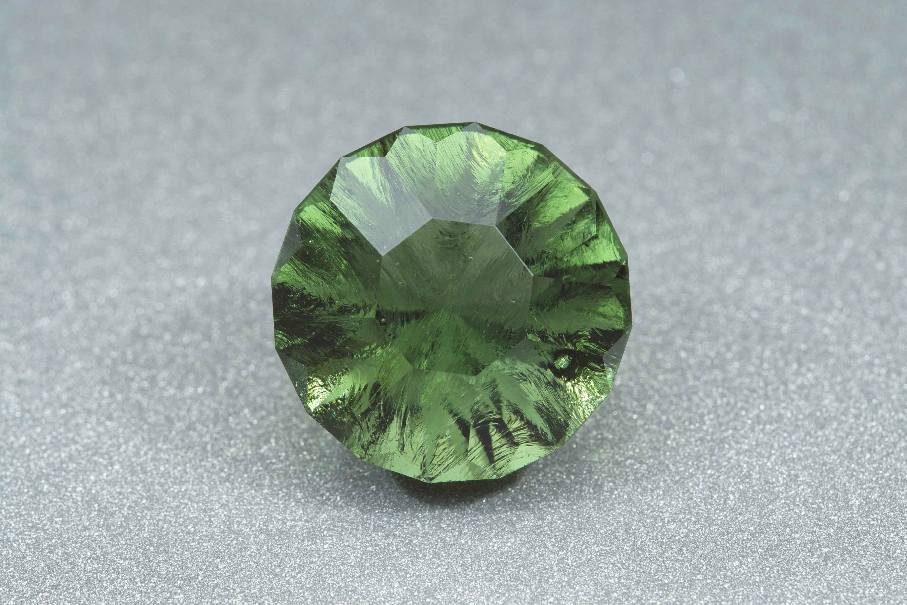 Moldavite faccettata 19ct – TOP quality - BV044