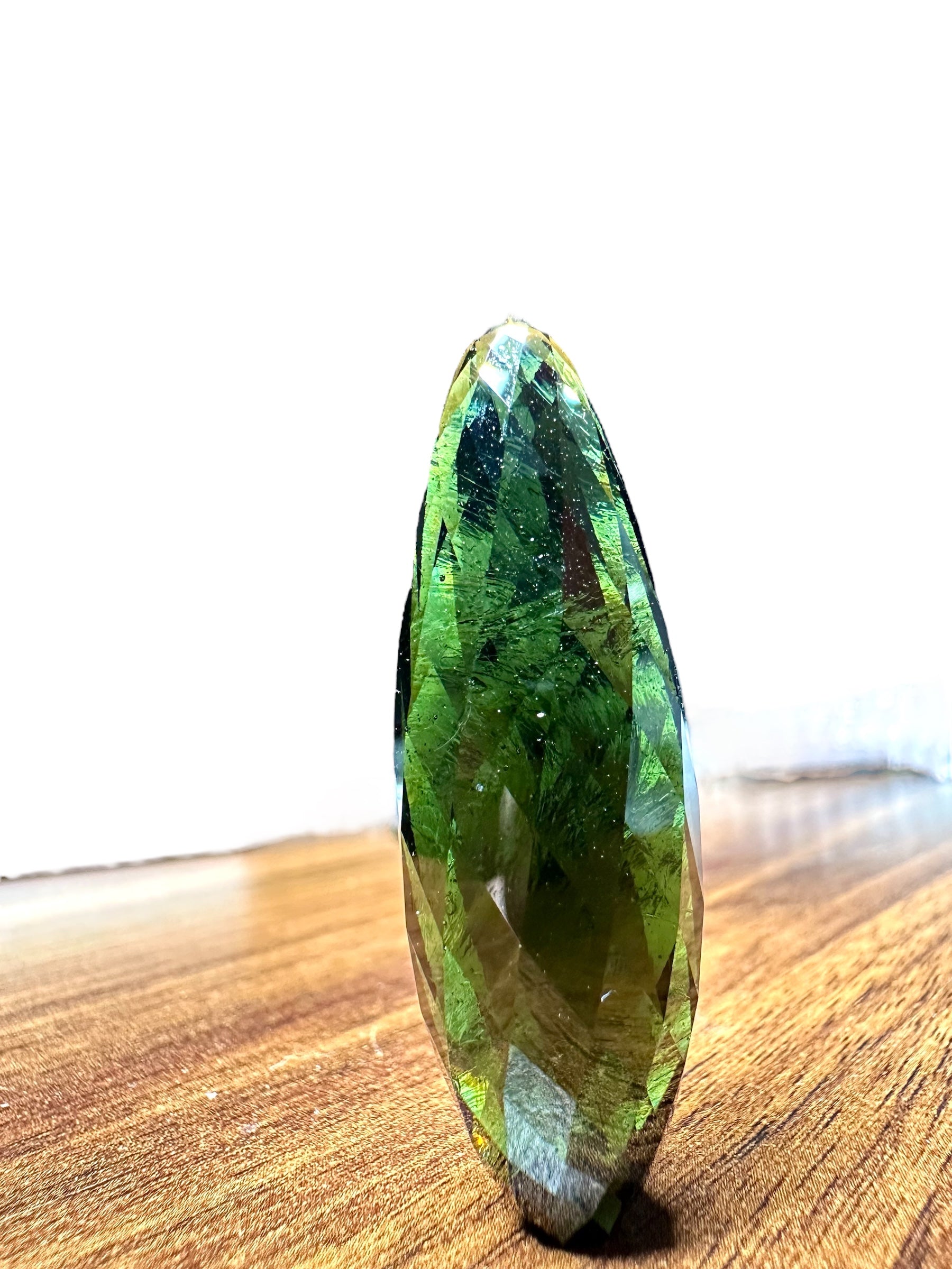 Faceted moldavite Vortex Drop 74ct – 187 facets - BV046