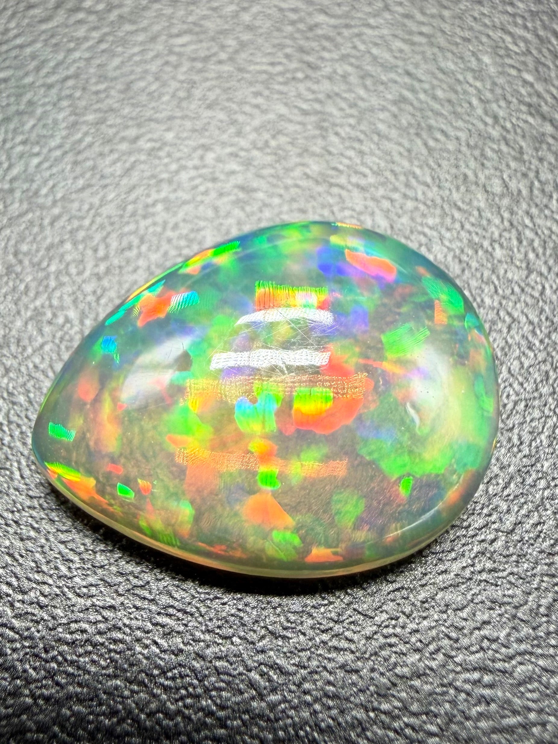 Precious opal cabochon 4,6ct – Welo, Ethiopia - OPK023