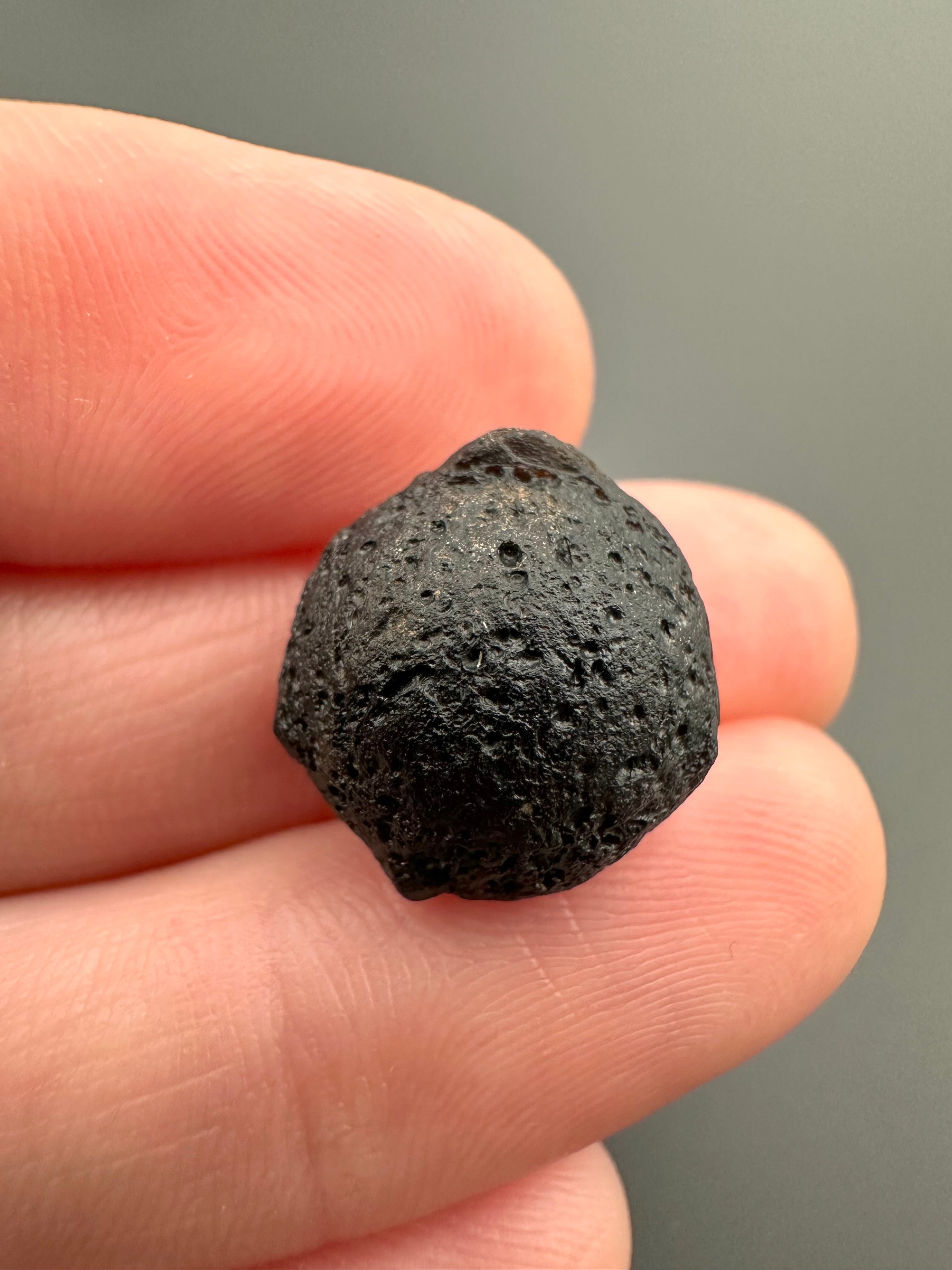 Australite "button" 2,1g – Kalgoorlie, Western Australia - AU047