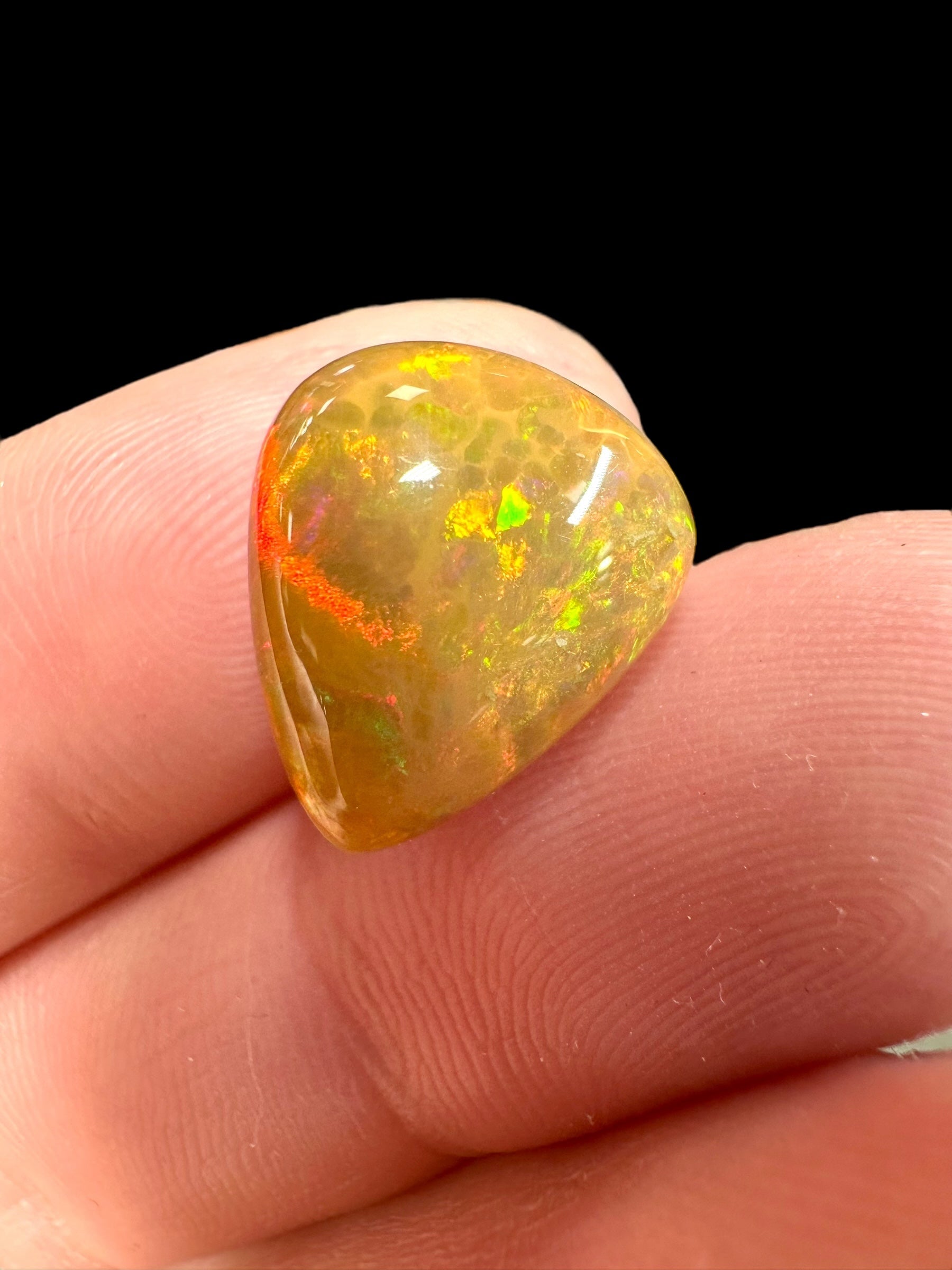 Precious opal cabochon 6,85ct – Welo, Ethiopia - OPK026
